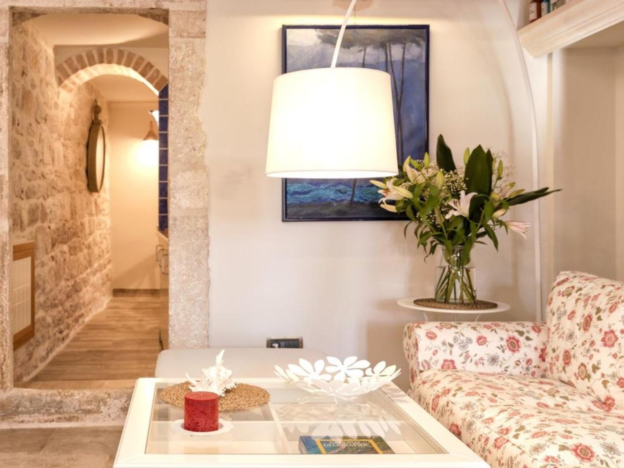 Villa photo 2