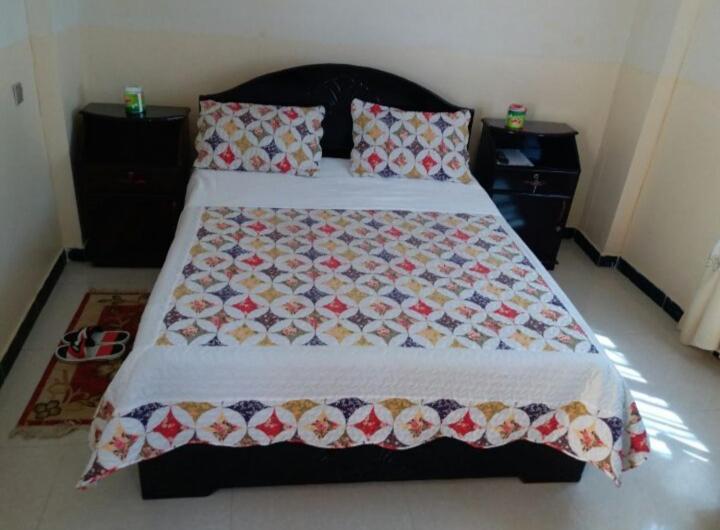 Standard Queen Room photo 2