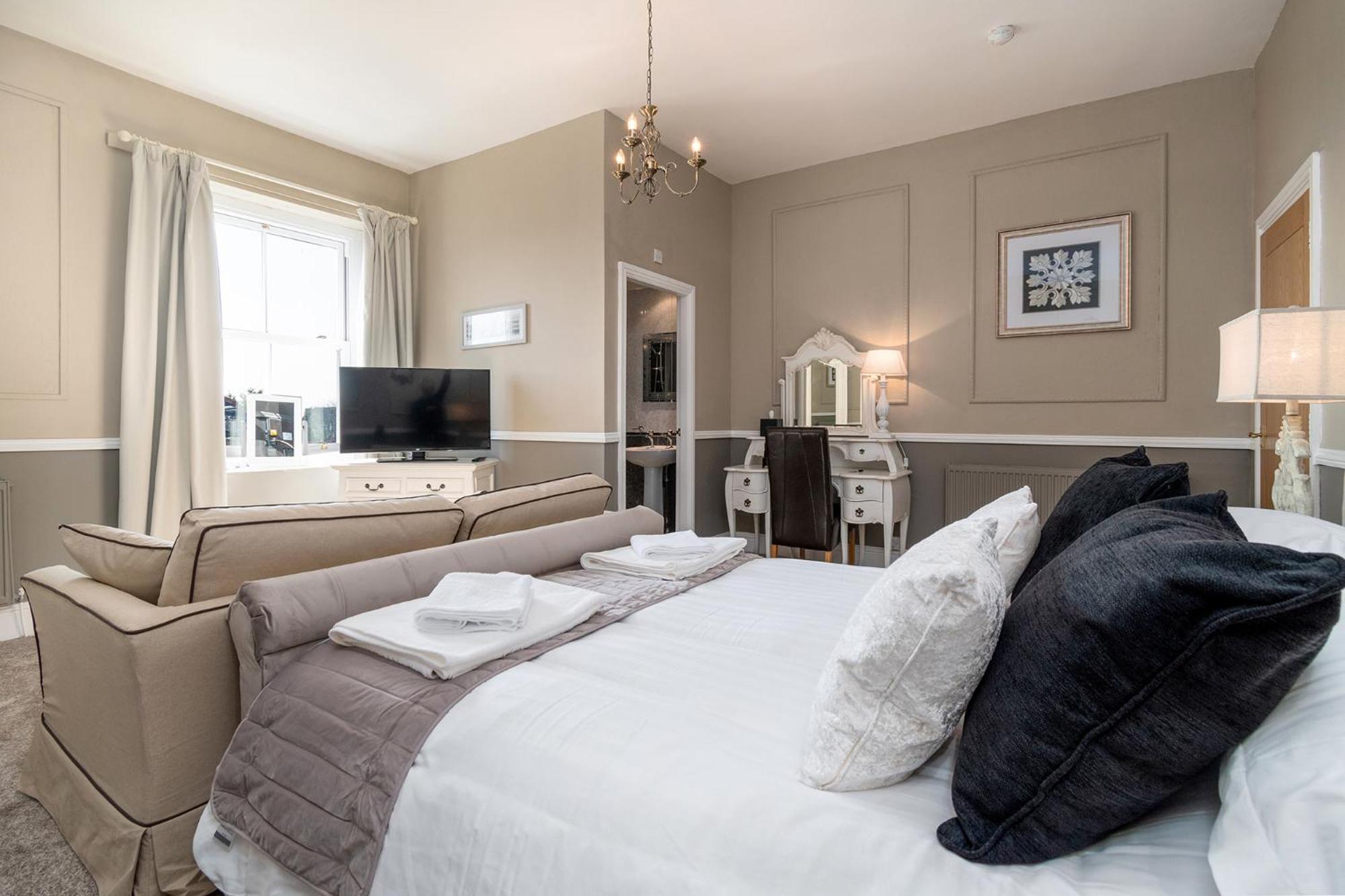 Superior King Room photo 2