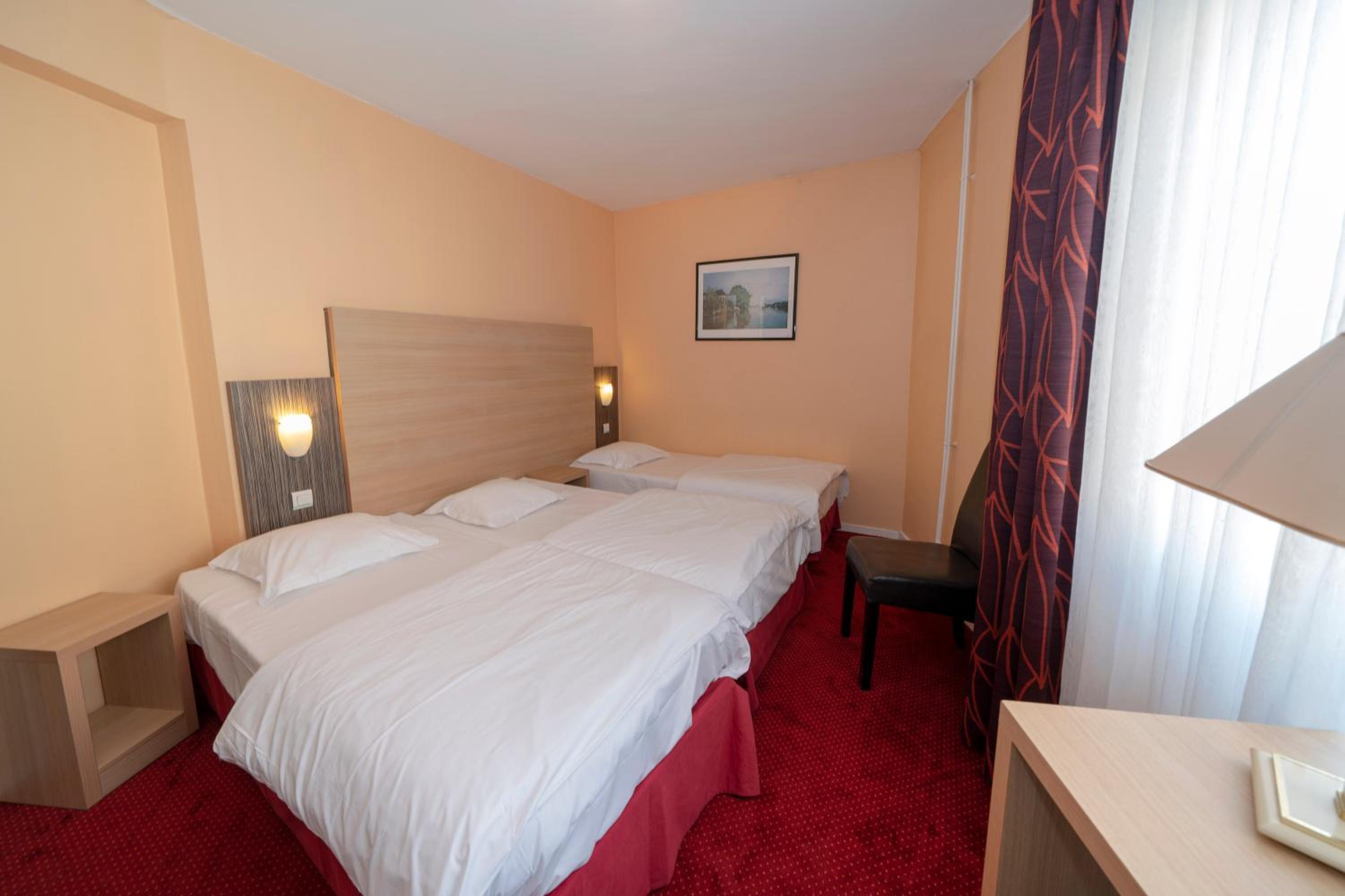 Triple Room - Disability Access photo 1