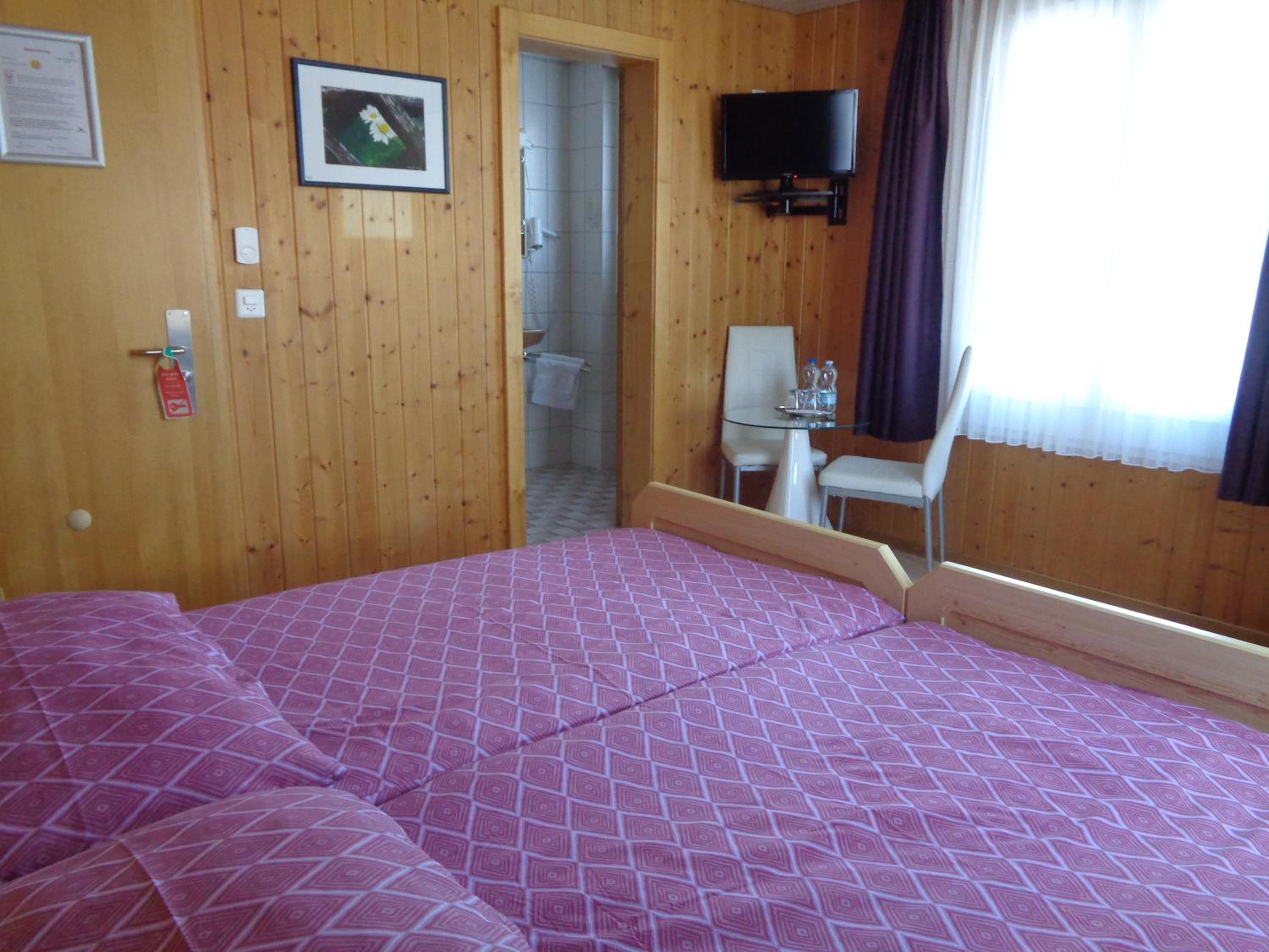 Double Room With Private Bathroom photo 3