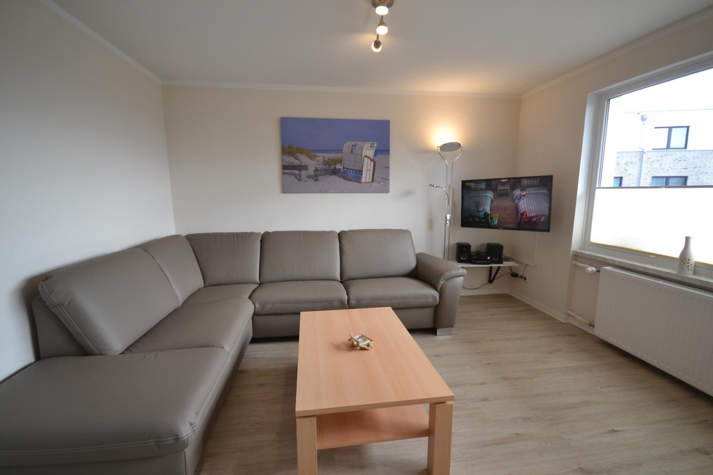 Apartment with Lake View