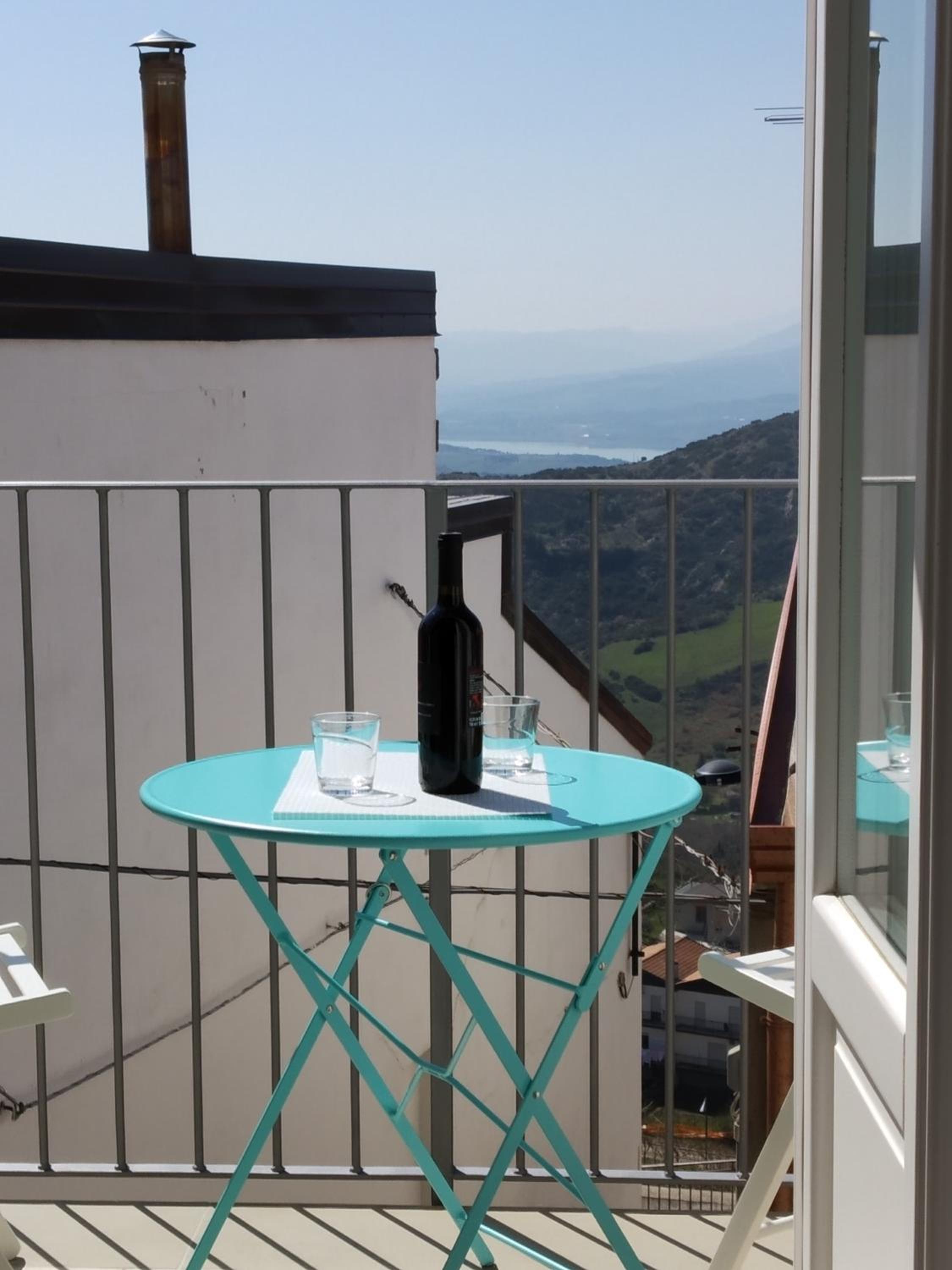 Double Room with Balcony (2 Adults + 1 Child) - Photo 7