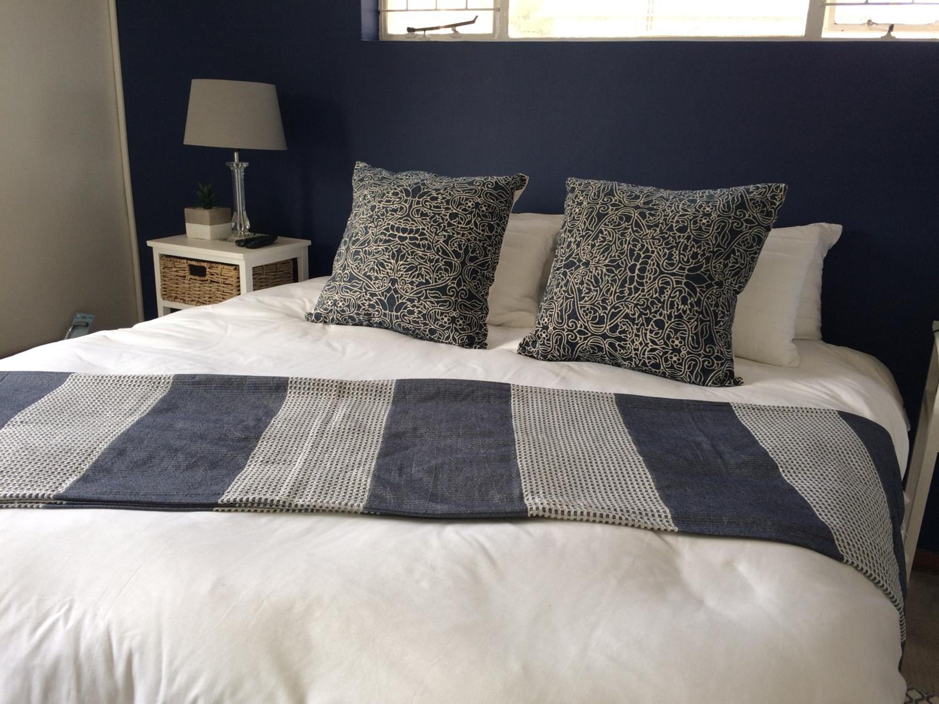 Standard King Room - Photo 7