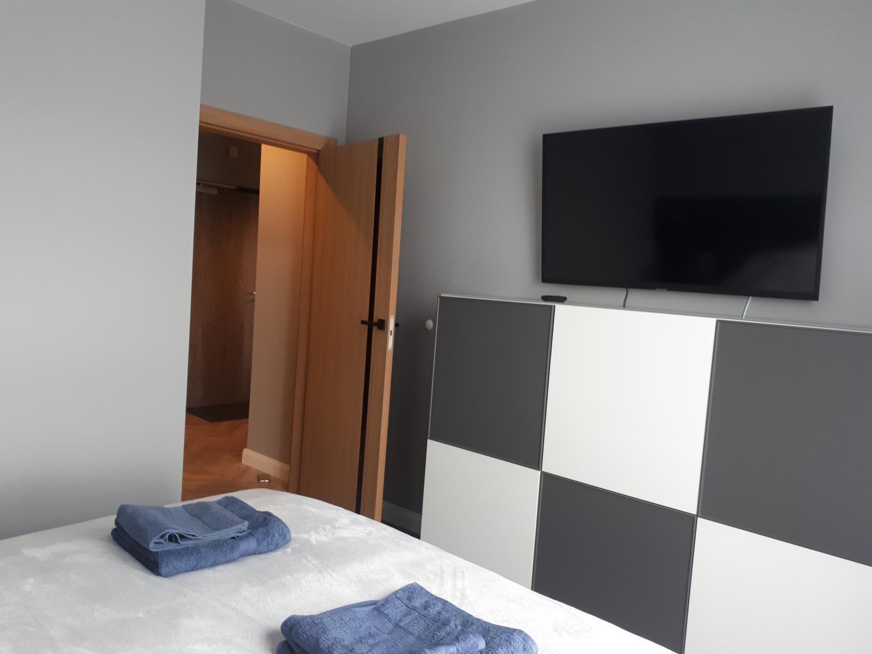 One-Bedroom Apartment - Photo 21