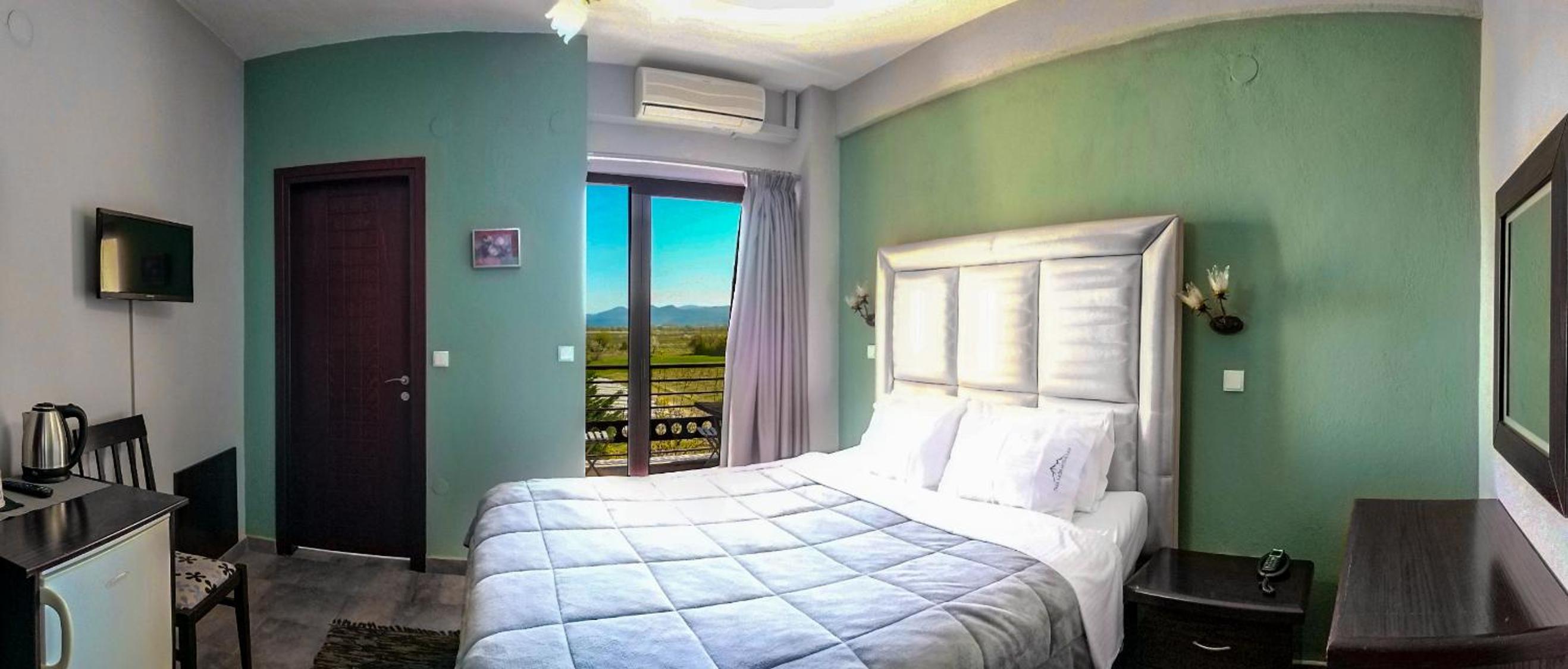 Double Room - Photo 16