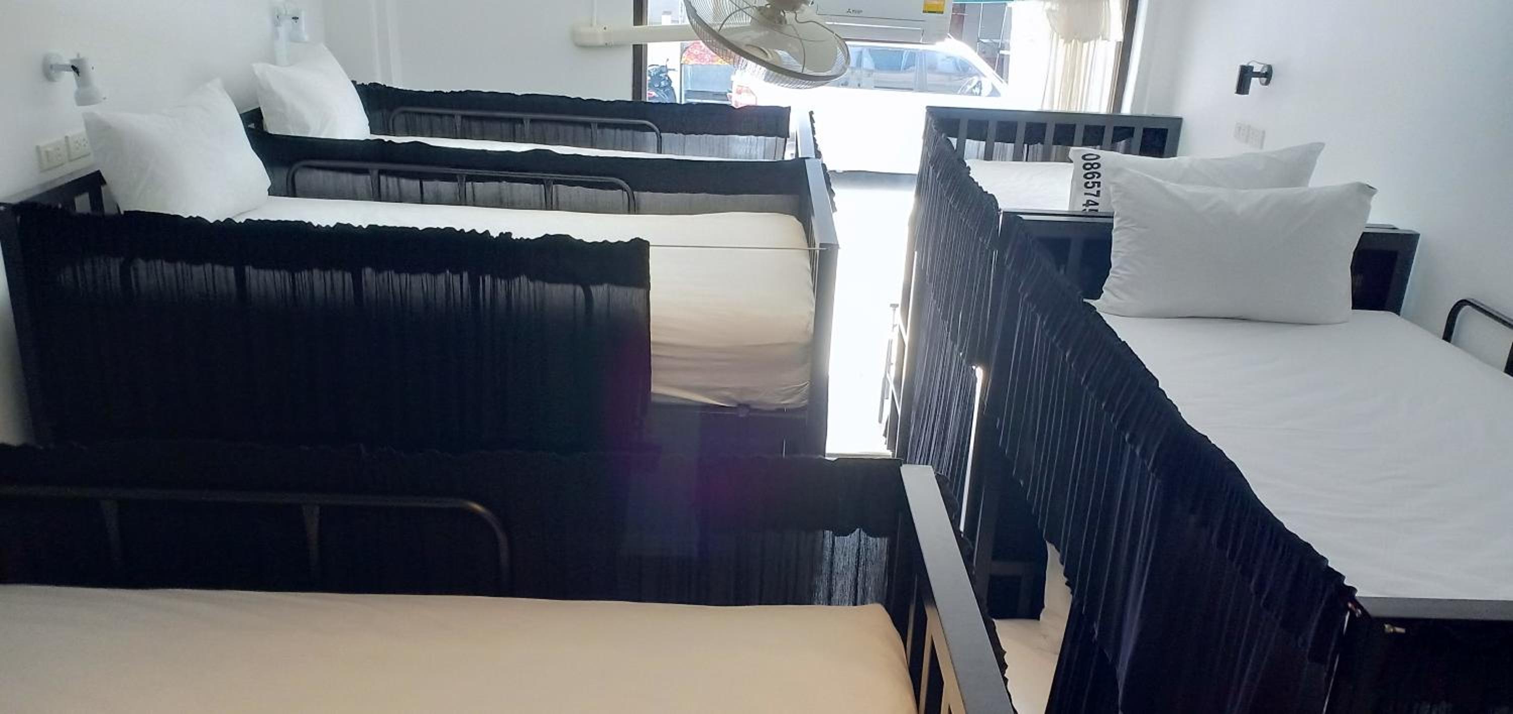 Bunk Bed in Mixed Dormitory Room