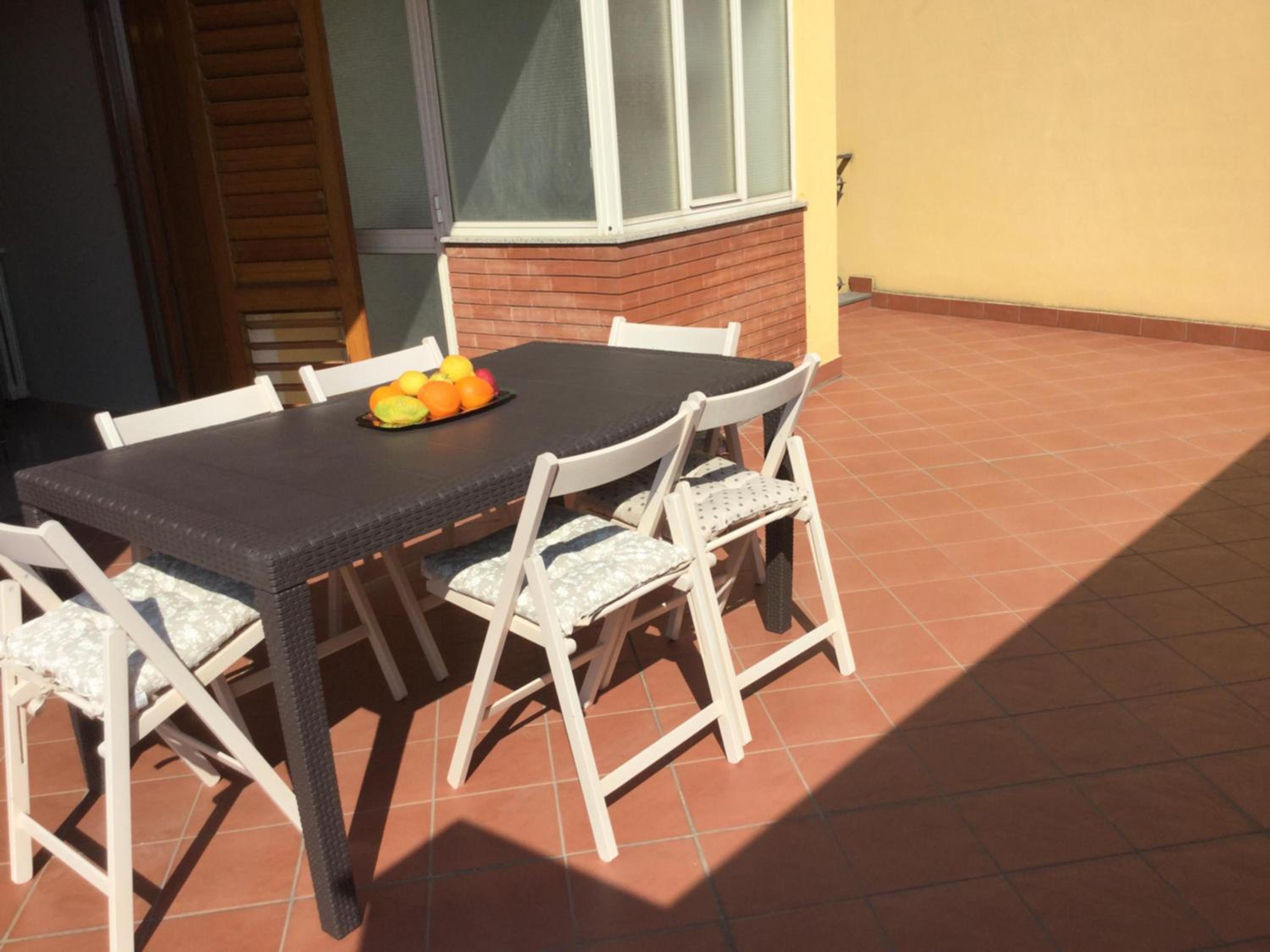Apartment with Terrace - Photo 11