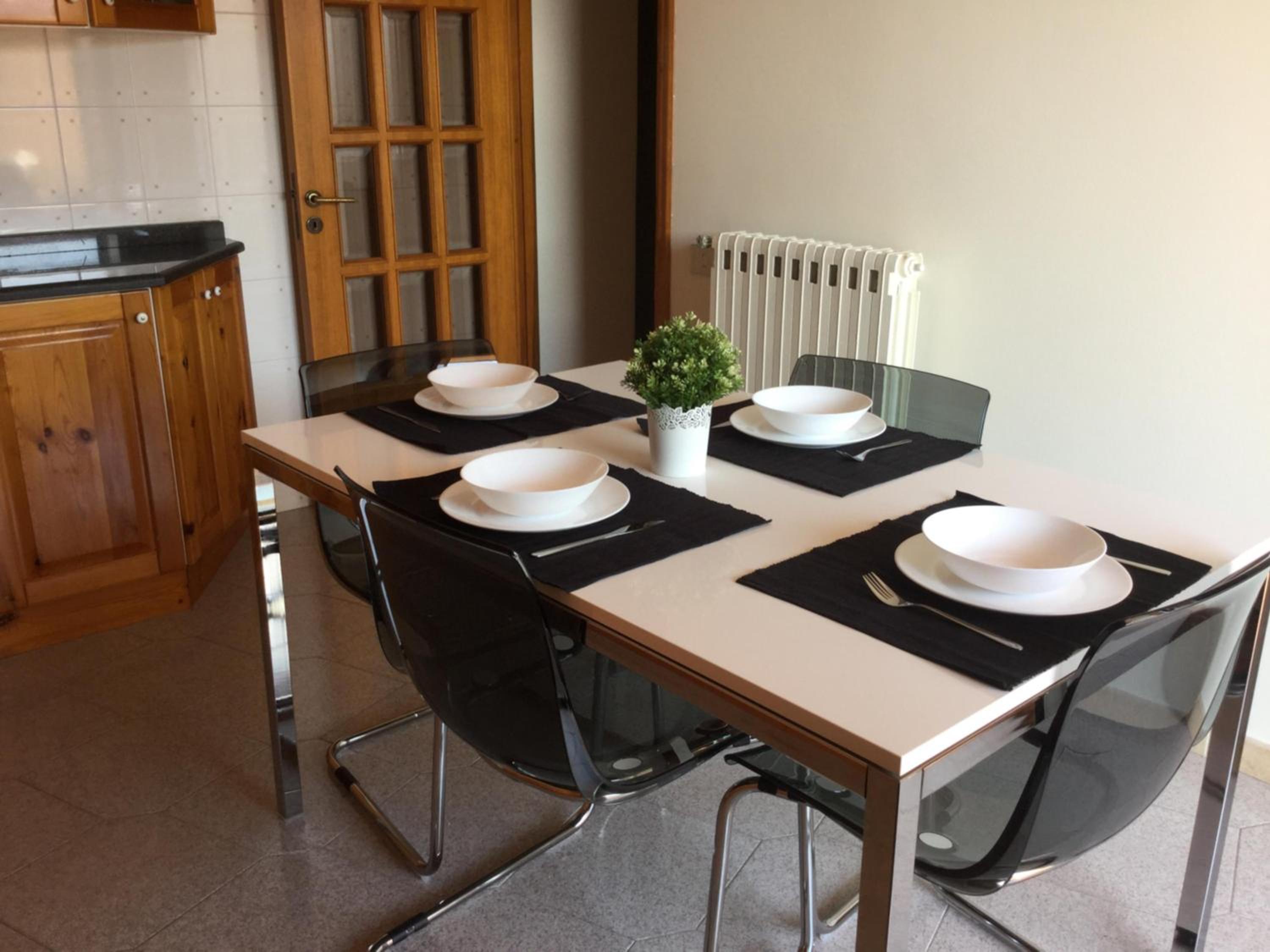 Apartment with Terrace - Photo 7