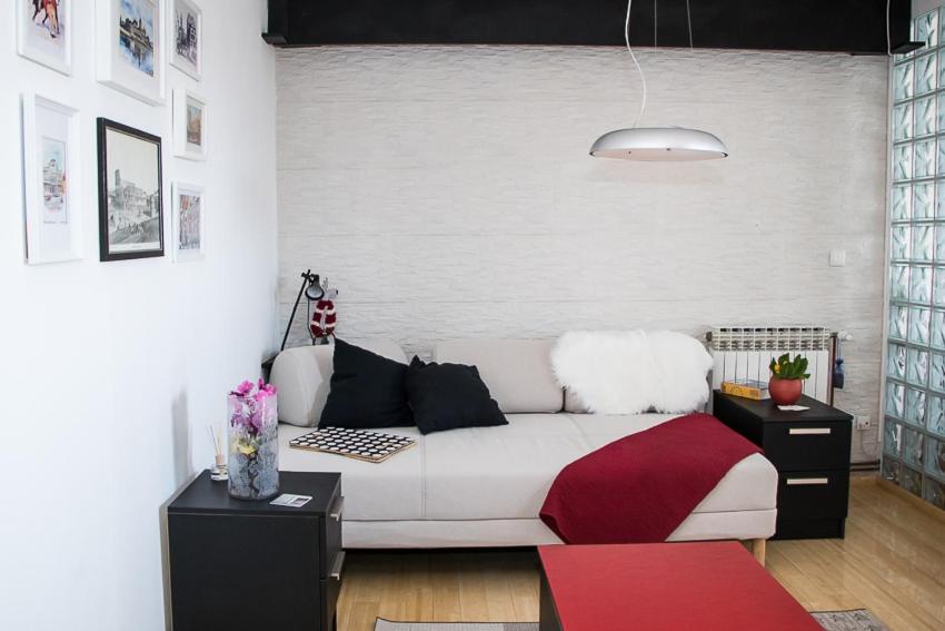 Two-Bedroom Apartment - Photo 27
