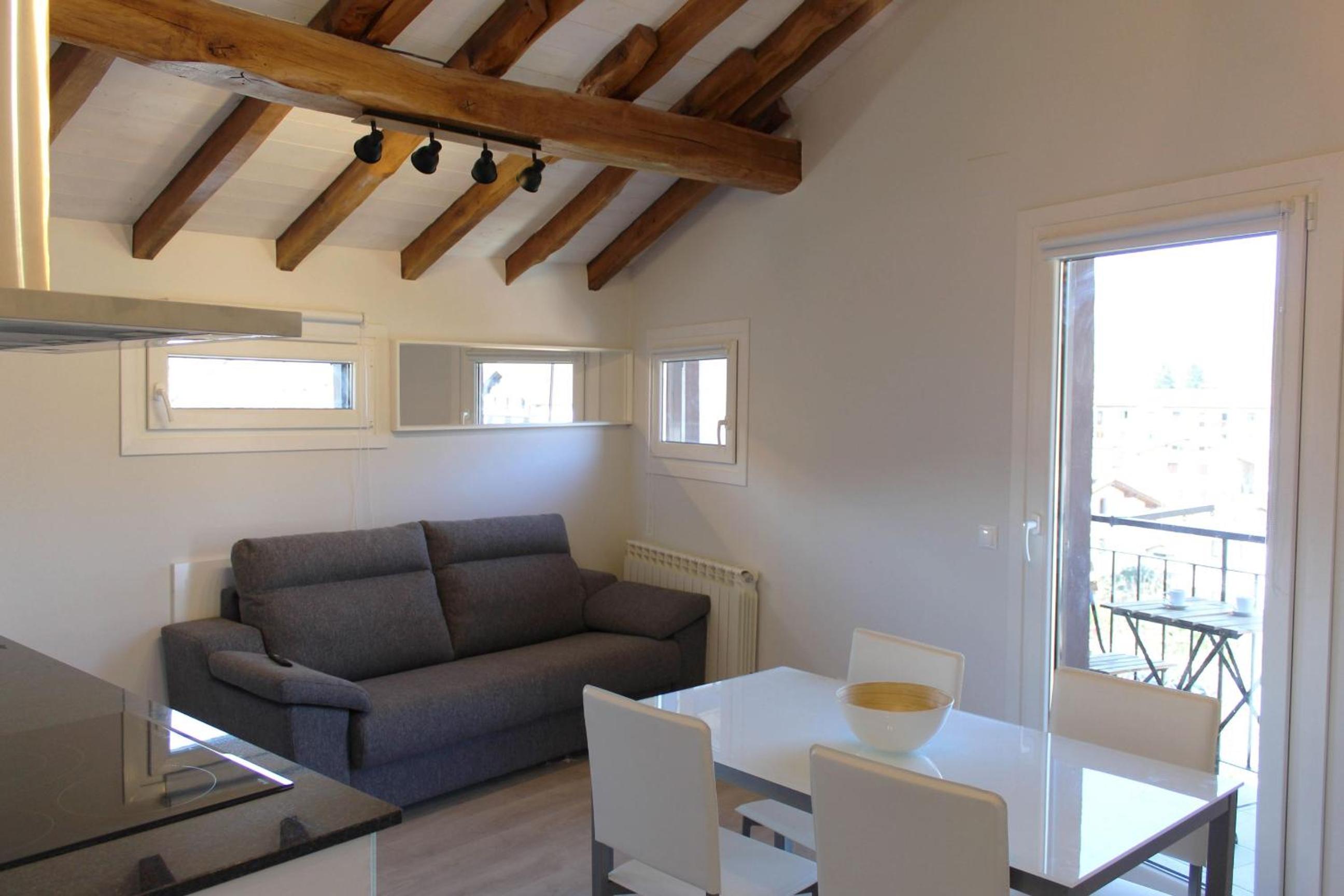One-Bedroom Apartment - Photo 7