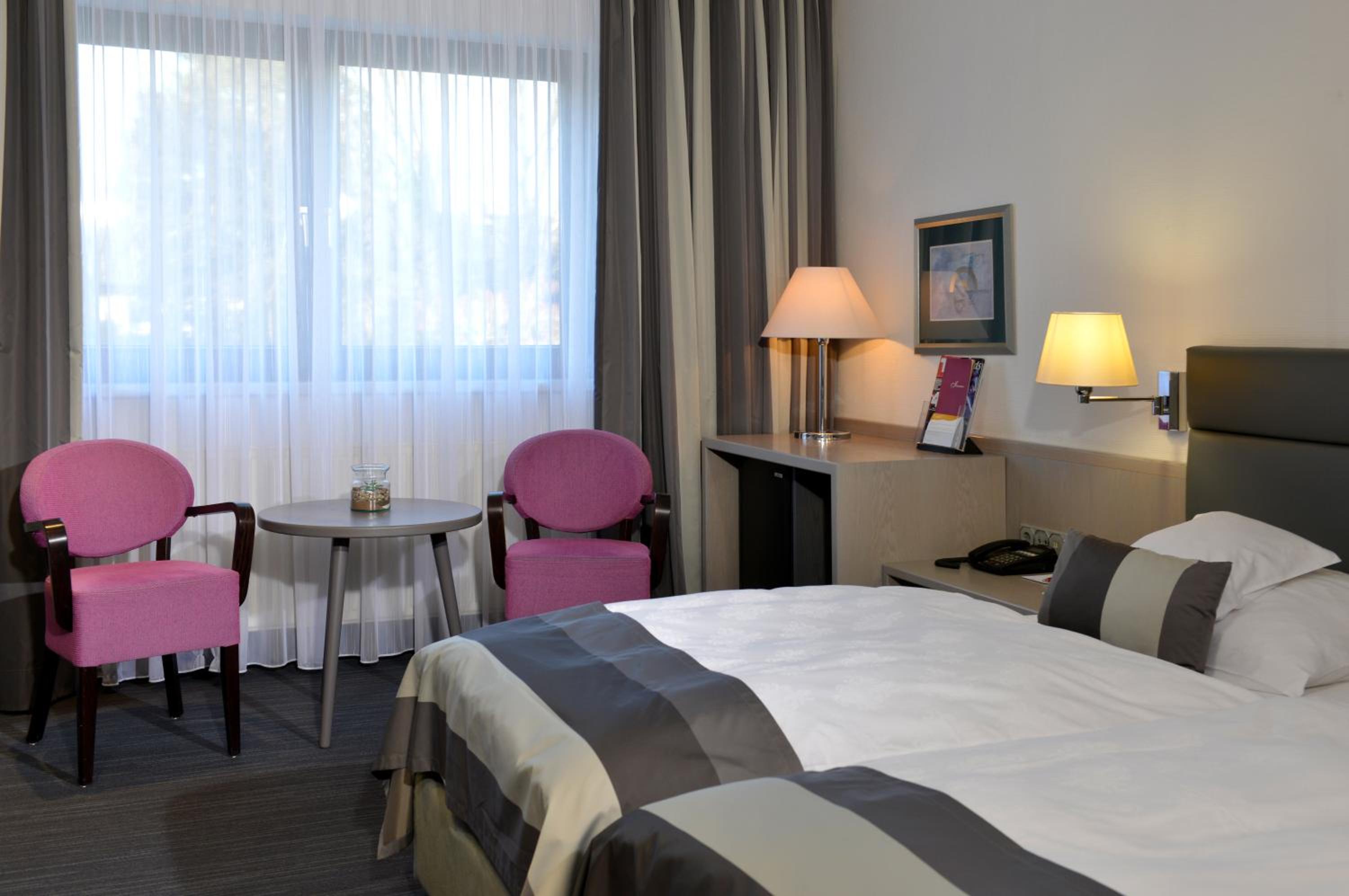 Double or Twin Room - Photo 8
