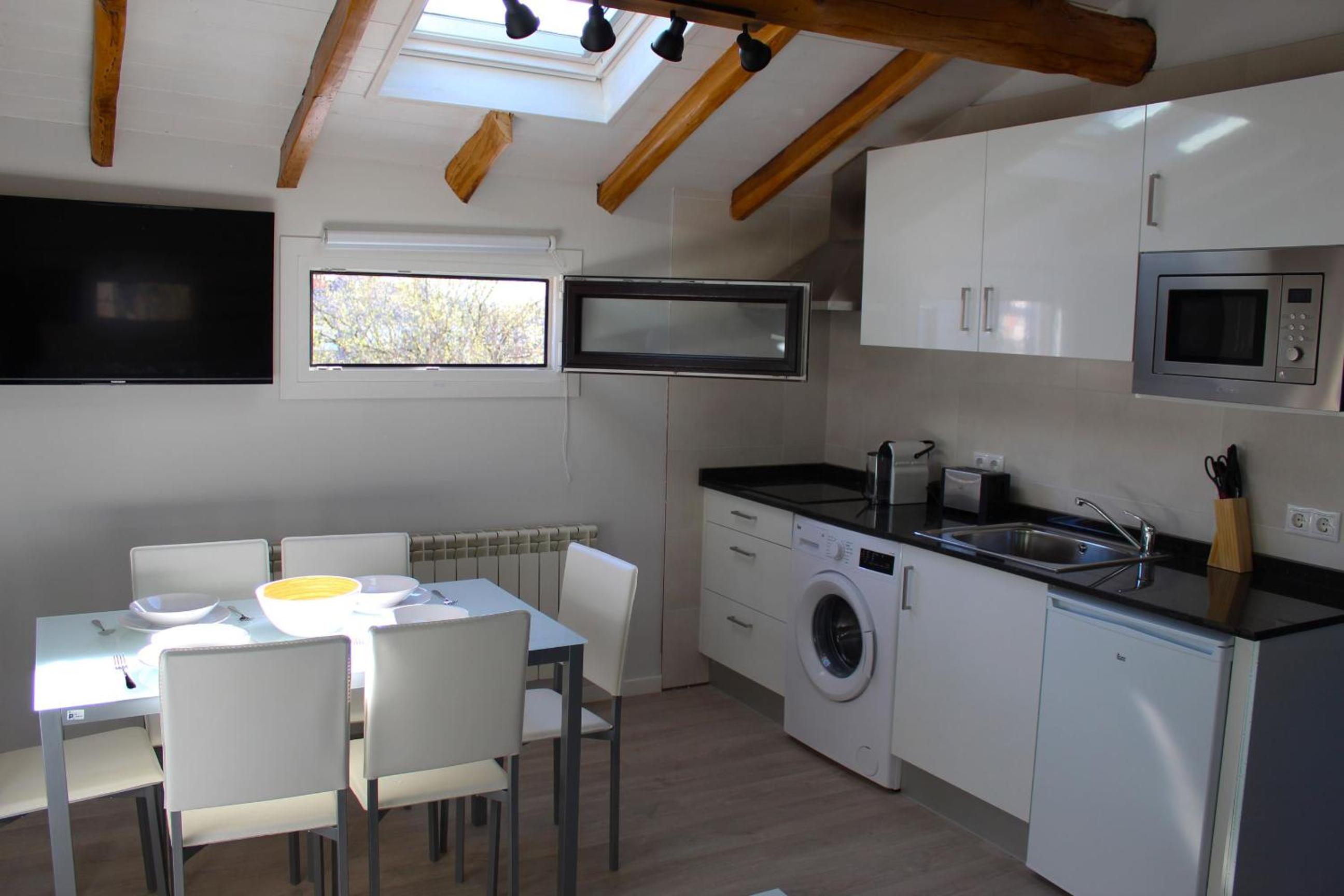 Two-Bedroom Apartment - Photo 6