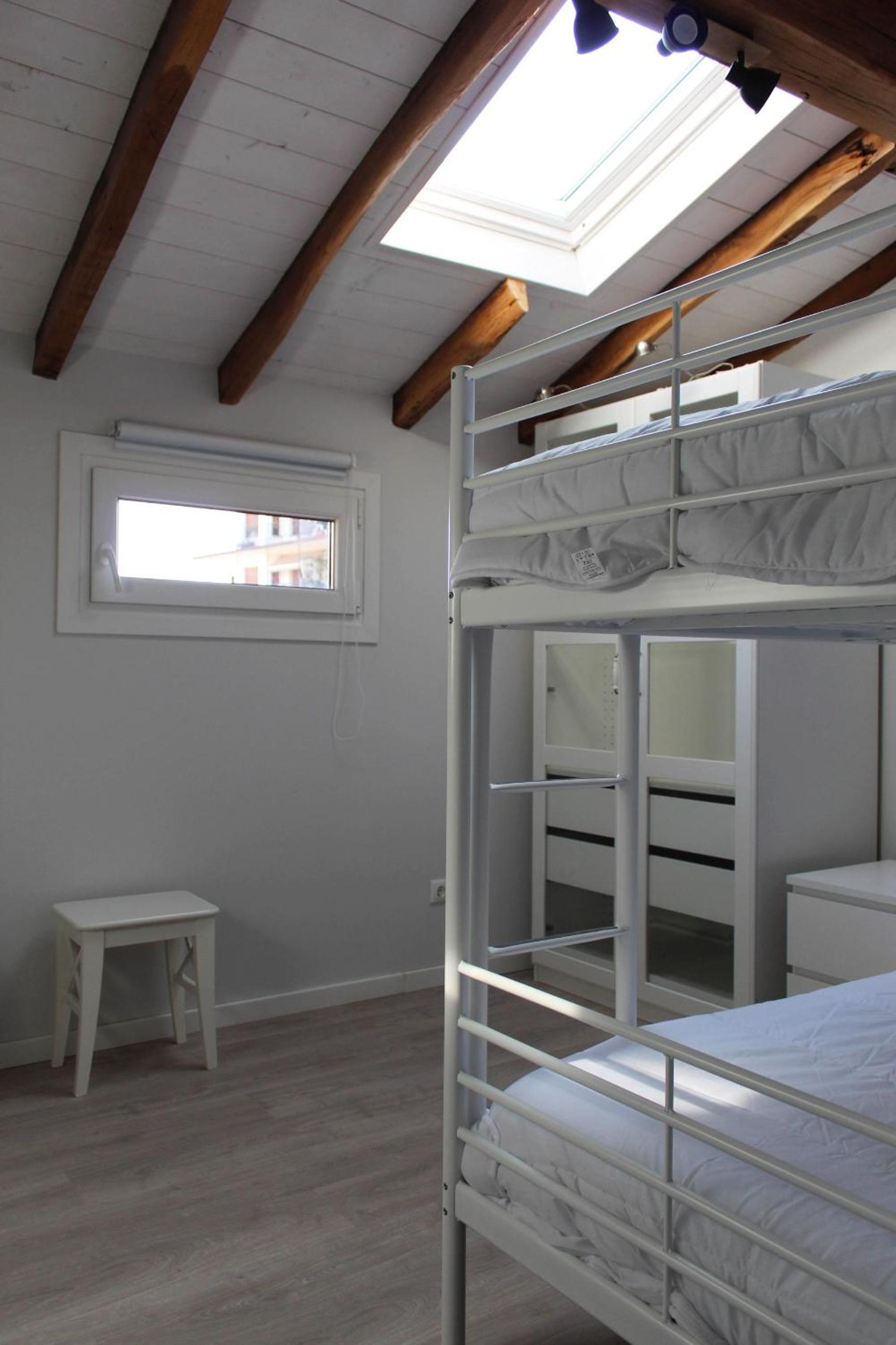 Two-Bedroom Apartment - Photo 5