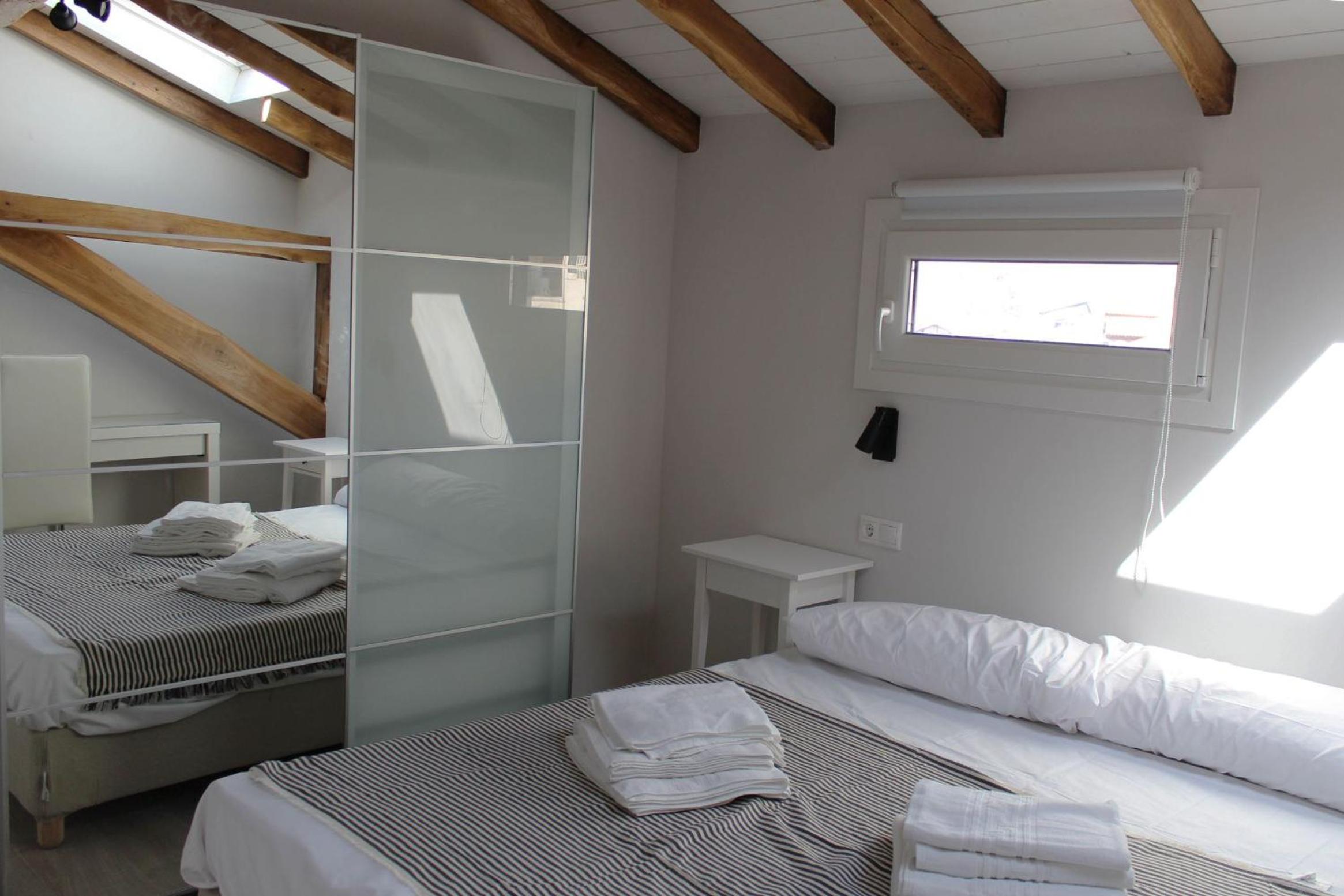 Two-Bedroom Apartment - Photo 2