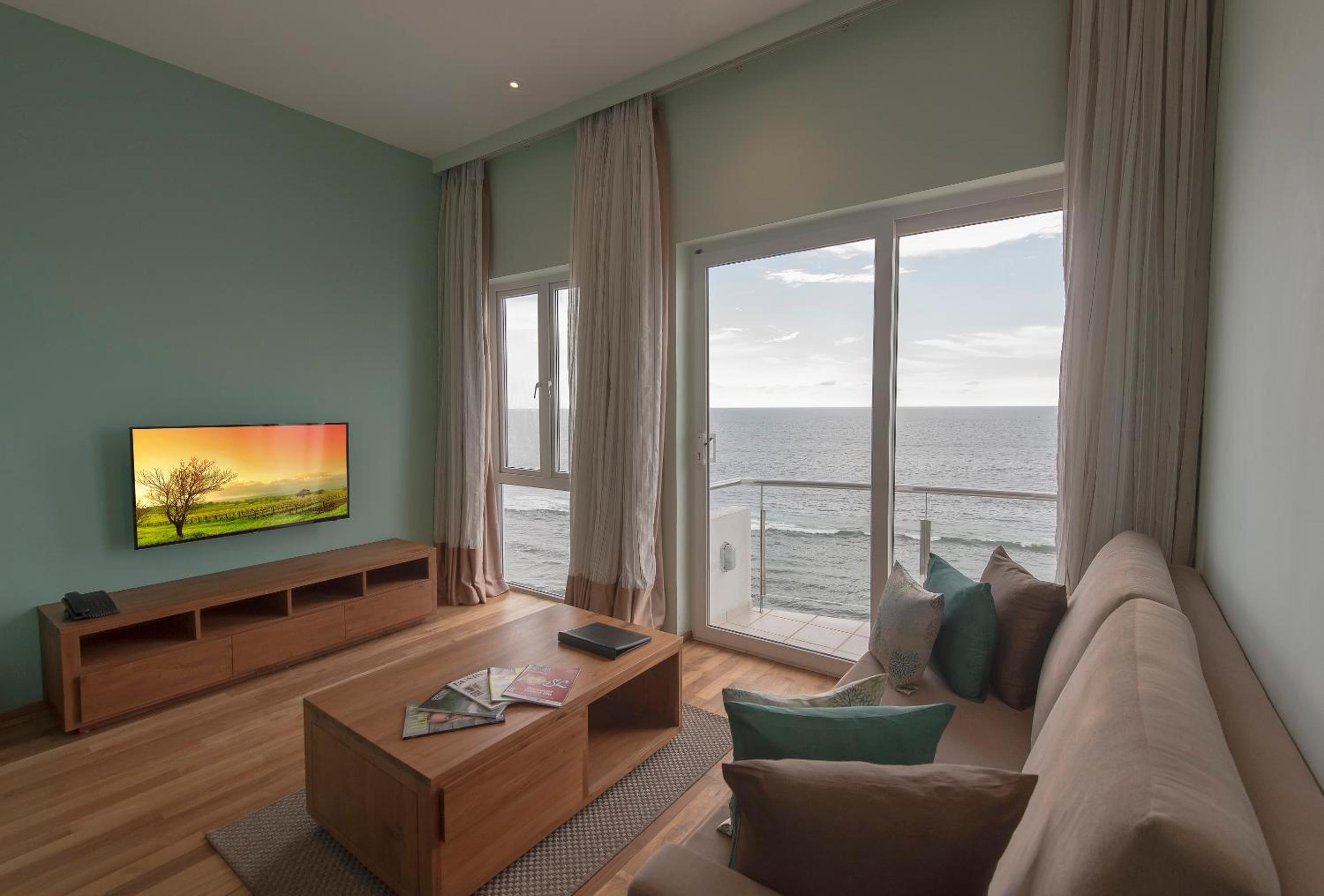 Panorama Suite with Ocean Front View - Photo 2