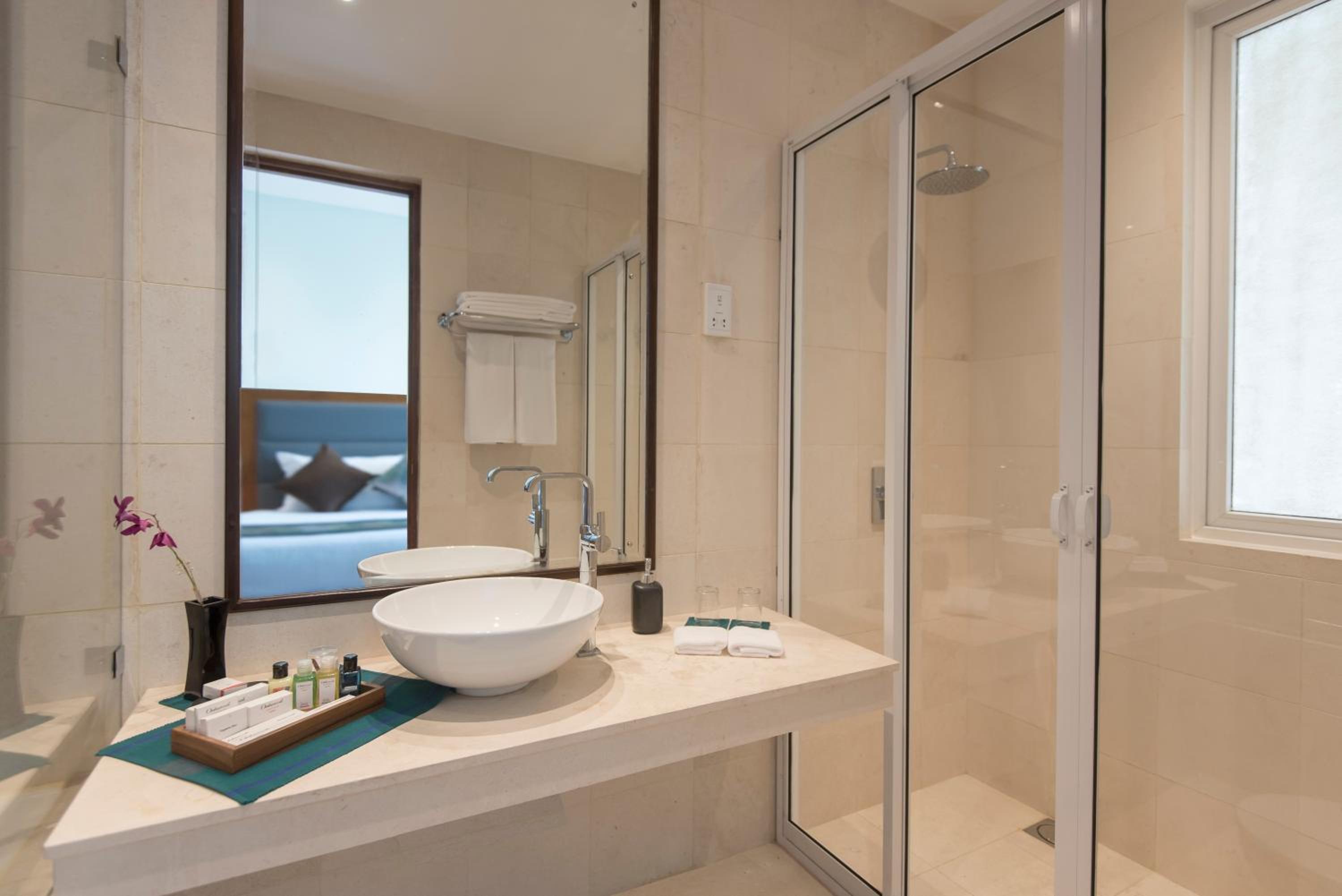 Panorama Suite with Ocean Front View - Photo 10