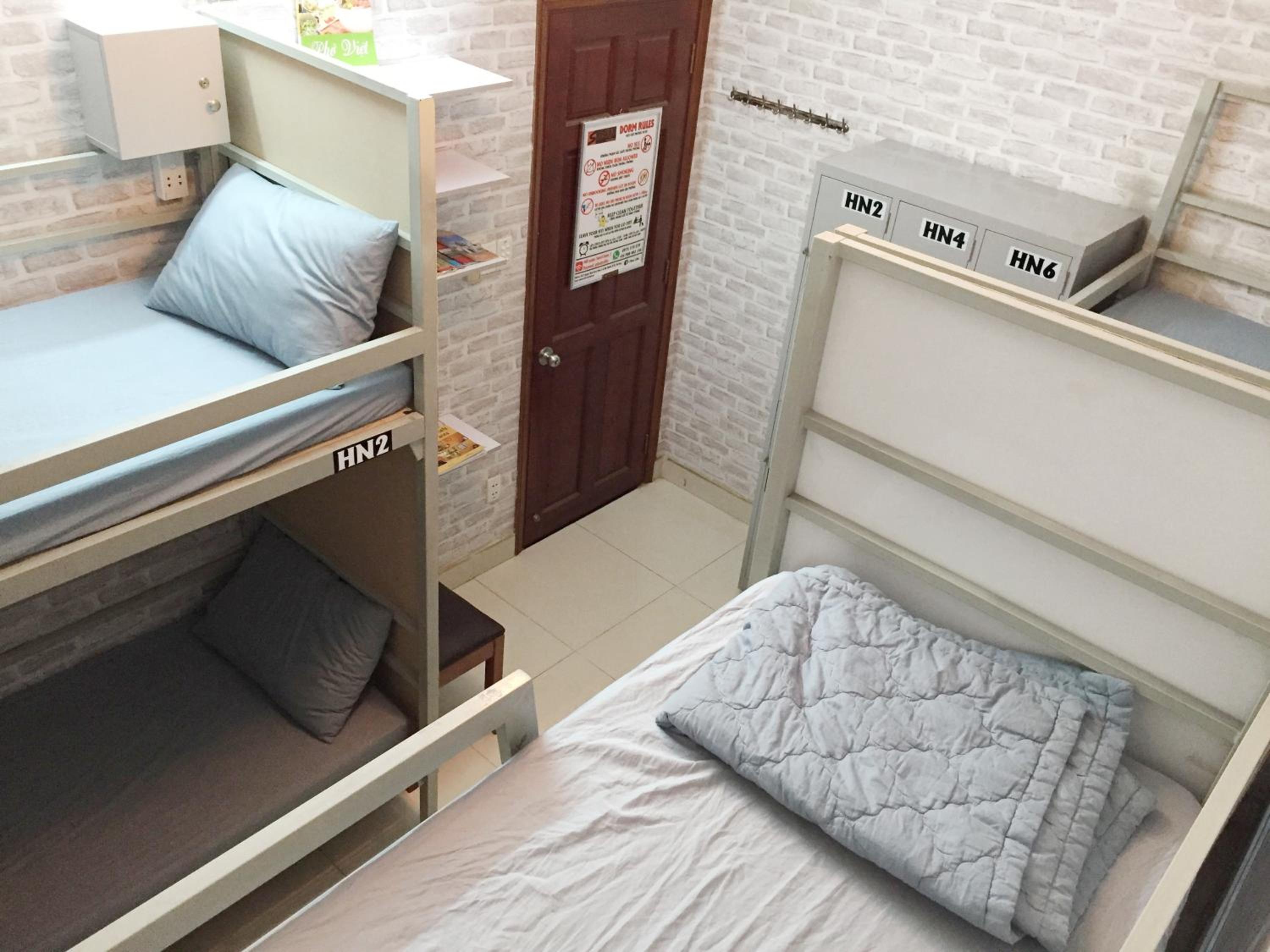 Bunk Bed In Mixed Dormitory Room photo 2