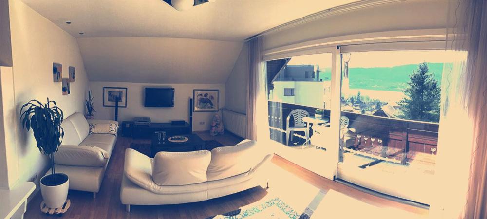  Two-Bedroom Apartment with Lake View  - Photo 1