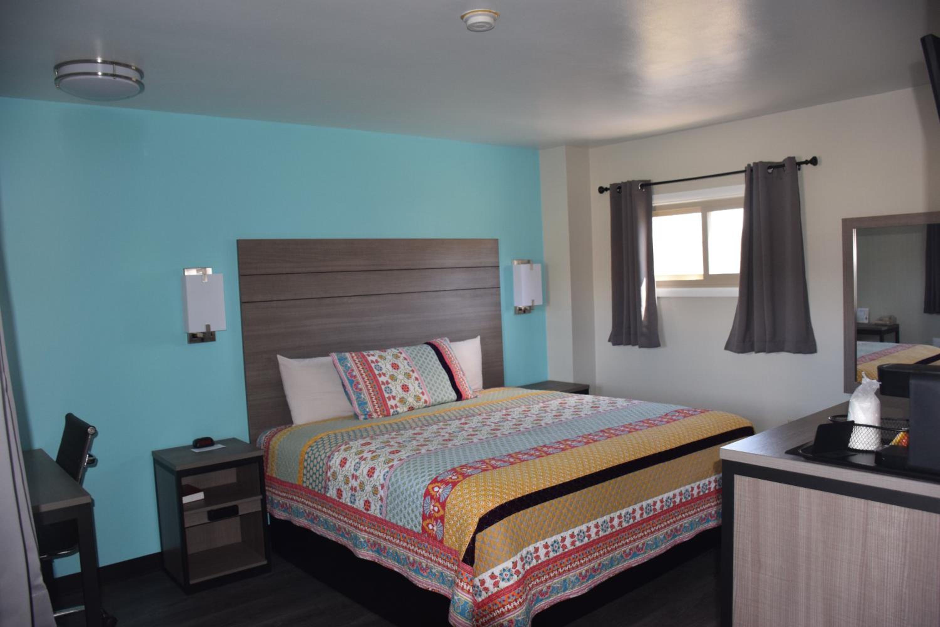 Standard King Room photo 3