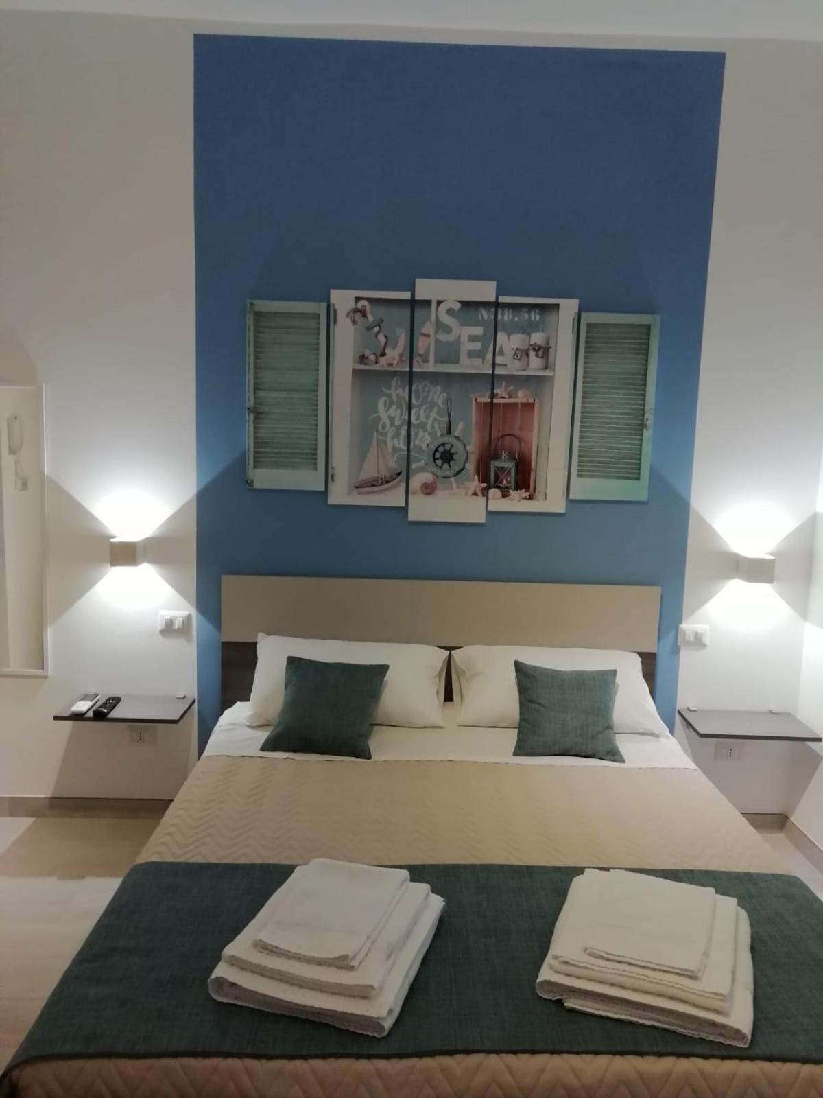 King Room with Balcony photo 1