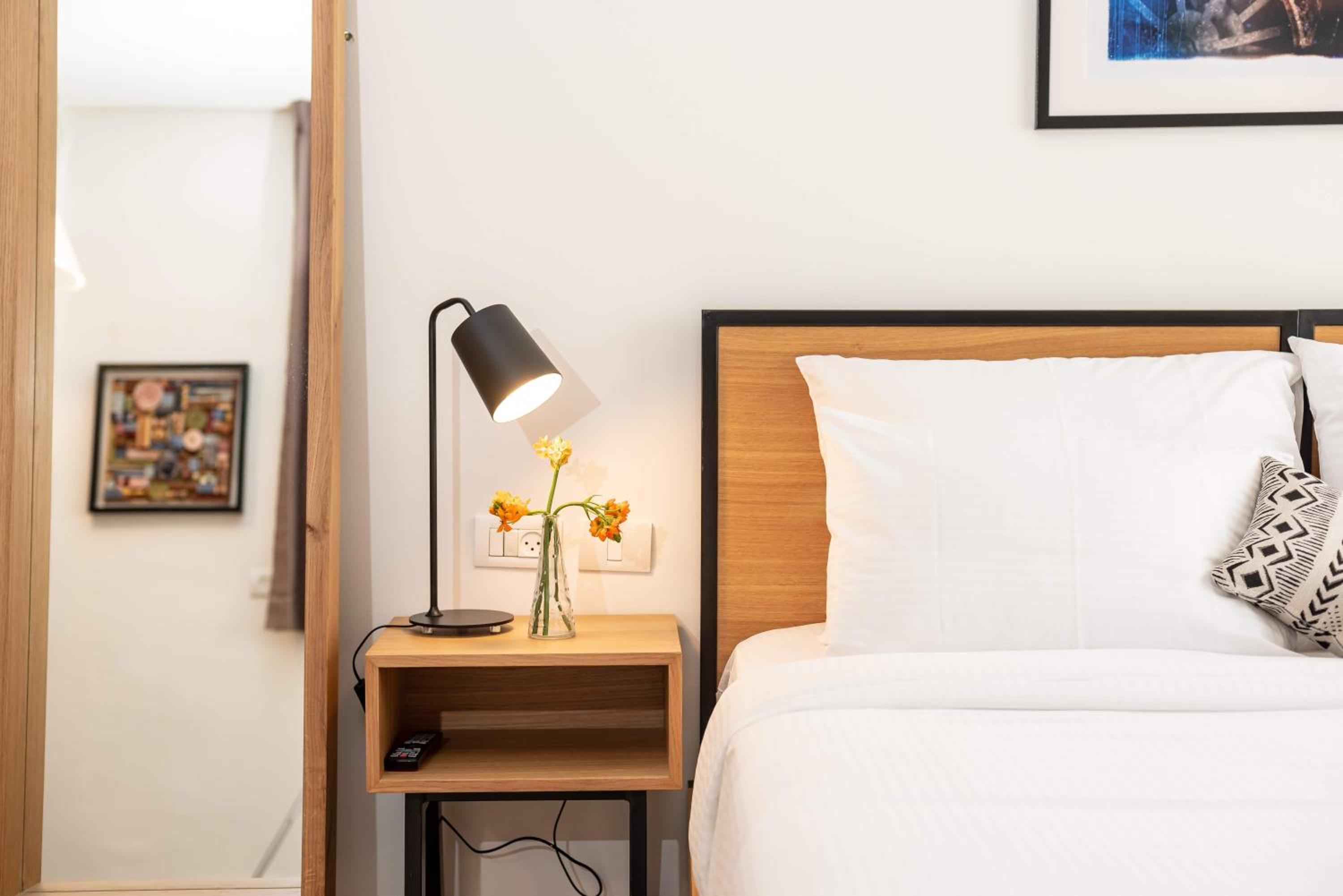Deluxe Family Suite - Photo 12