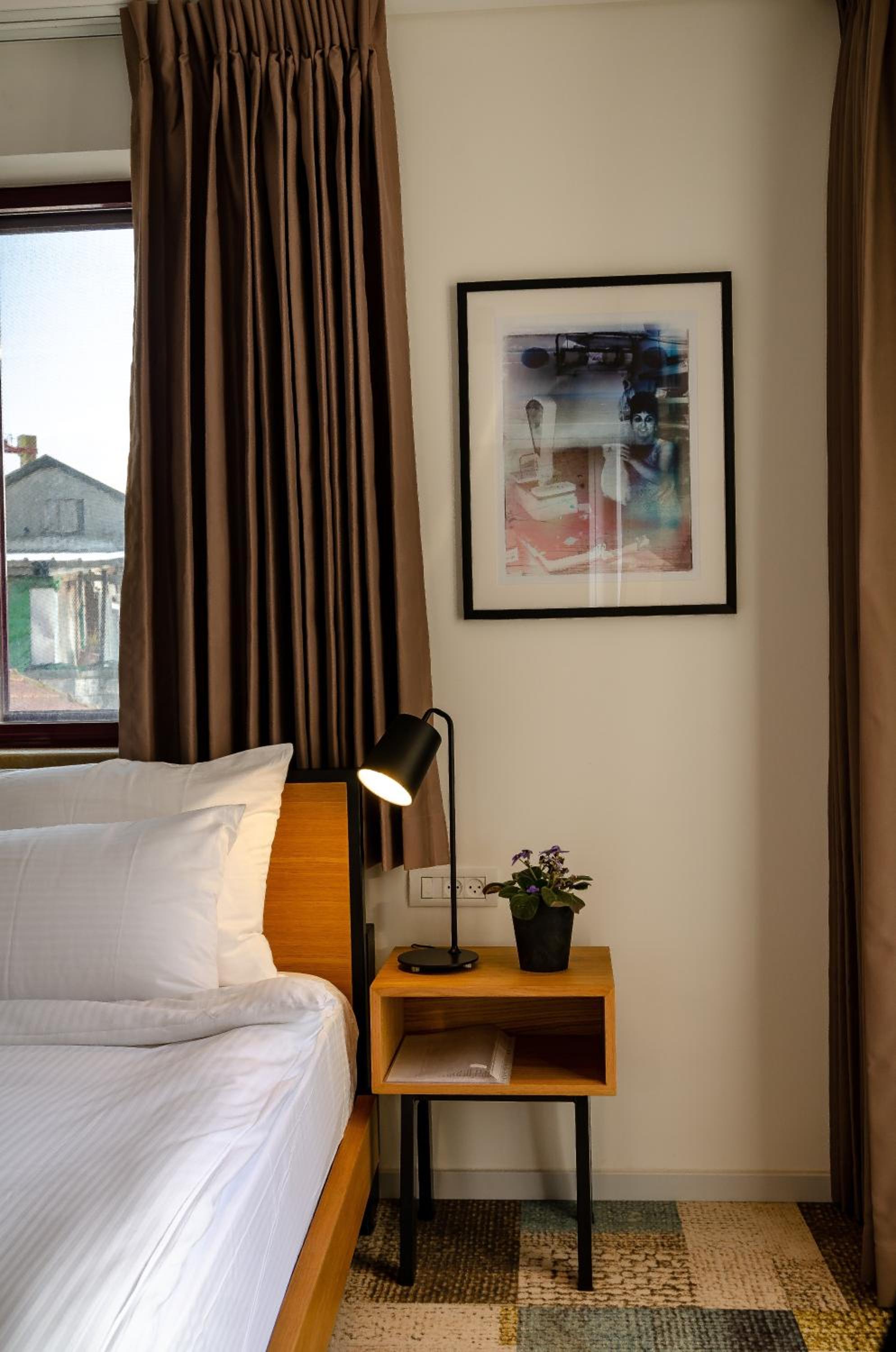 Family Suite with Balcony - Photo 2