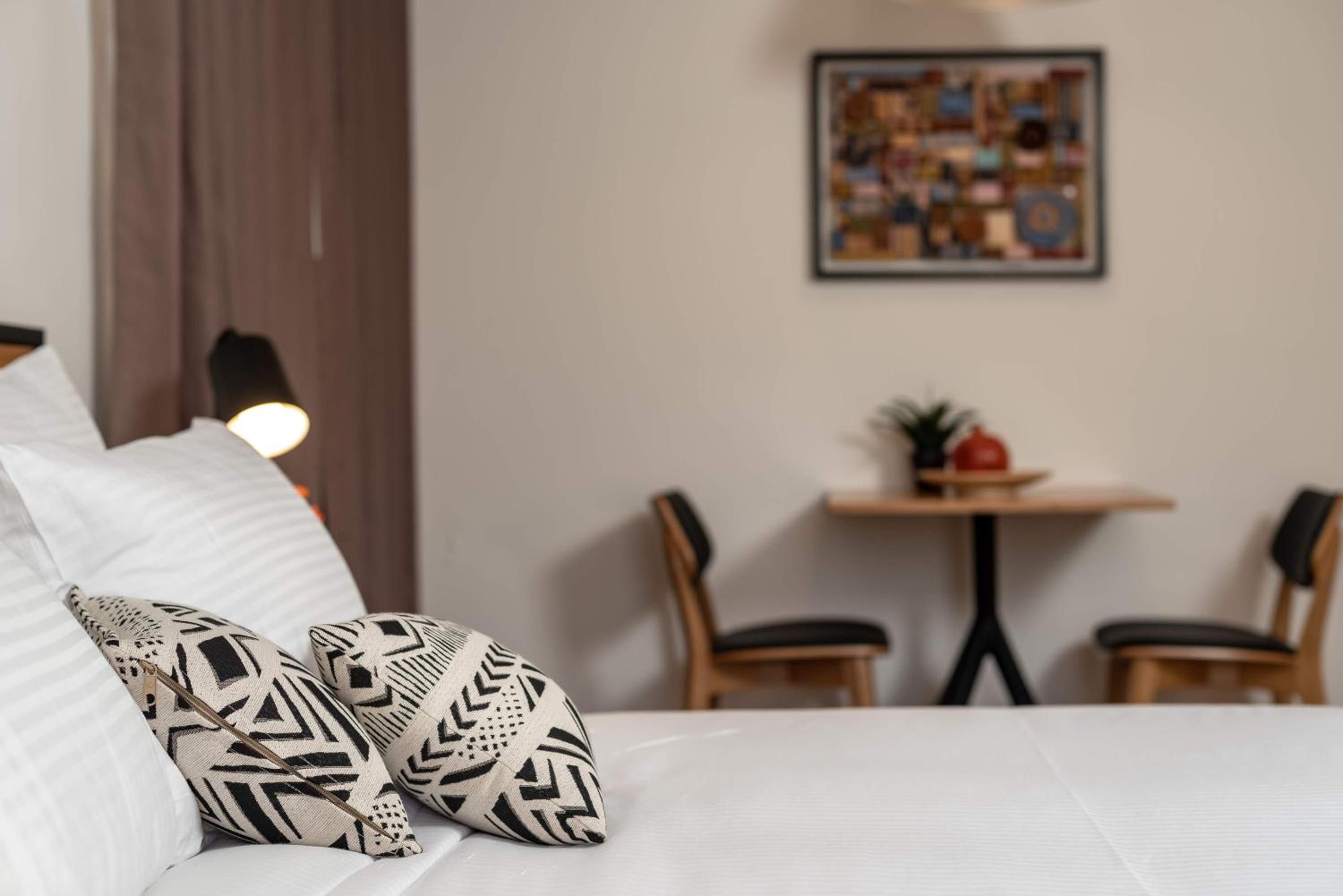 Family Suite with Balcony - Photo 4