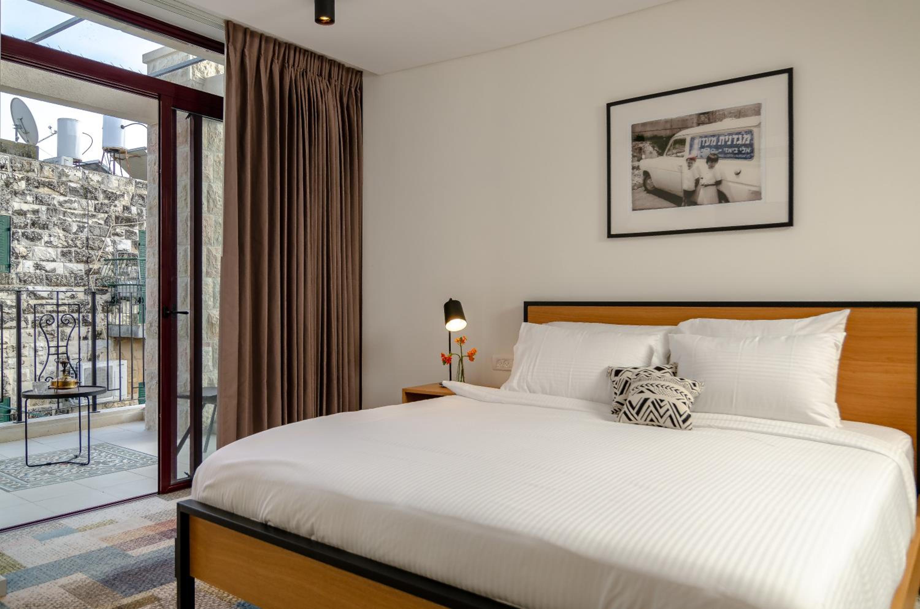Family Suite with Balcony - Photo 13