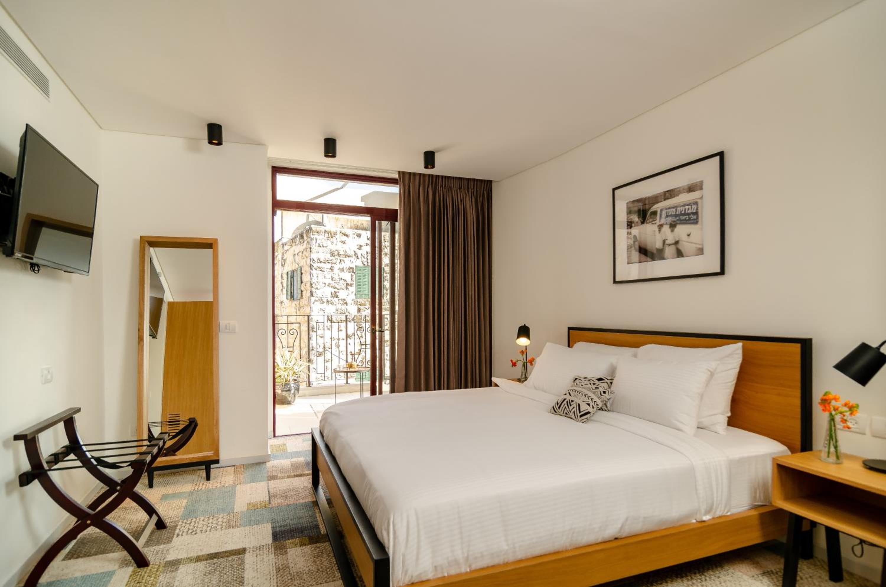 Family Suite with Balcony - Photo 1