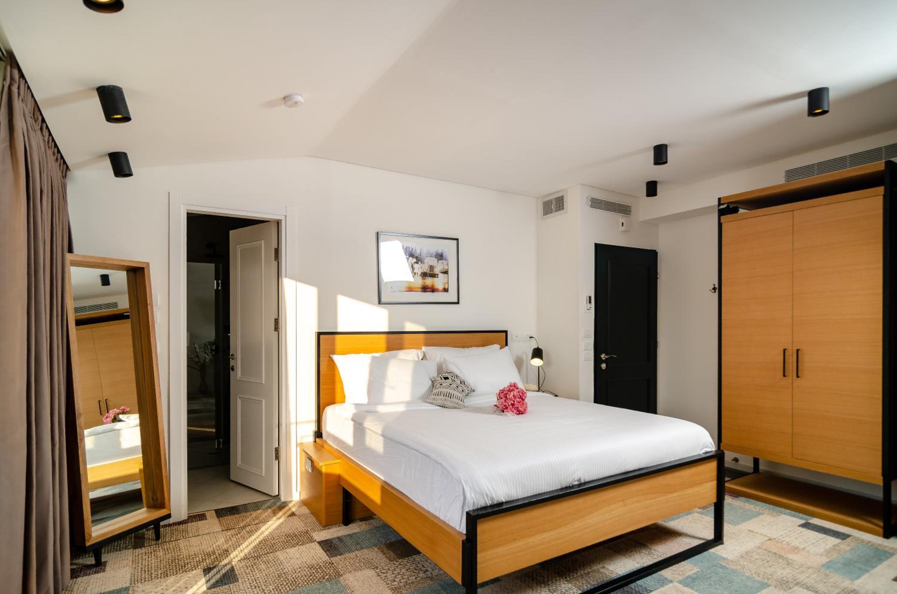 Suite with Balcony - Photo 24