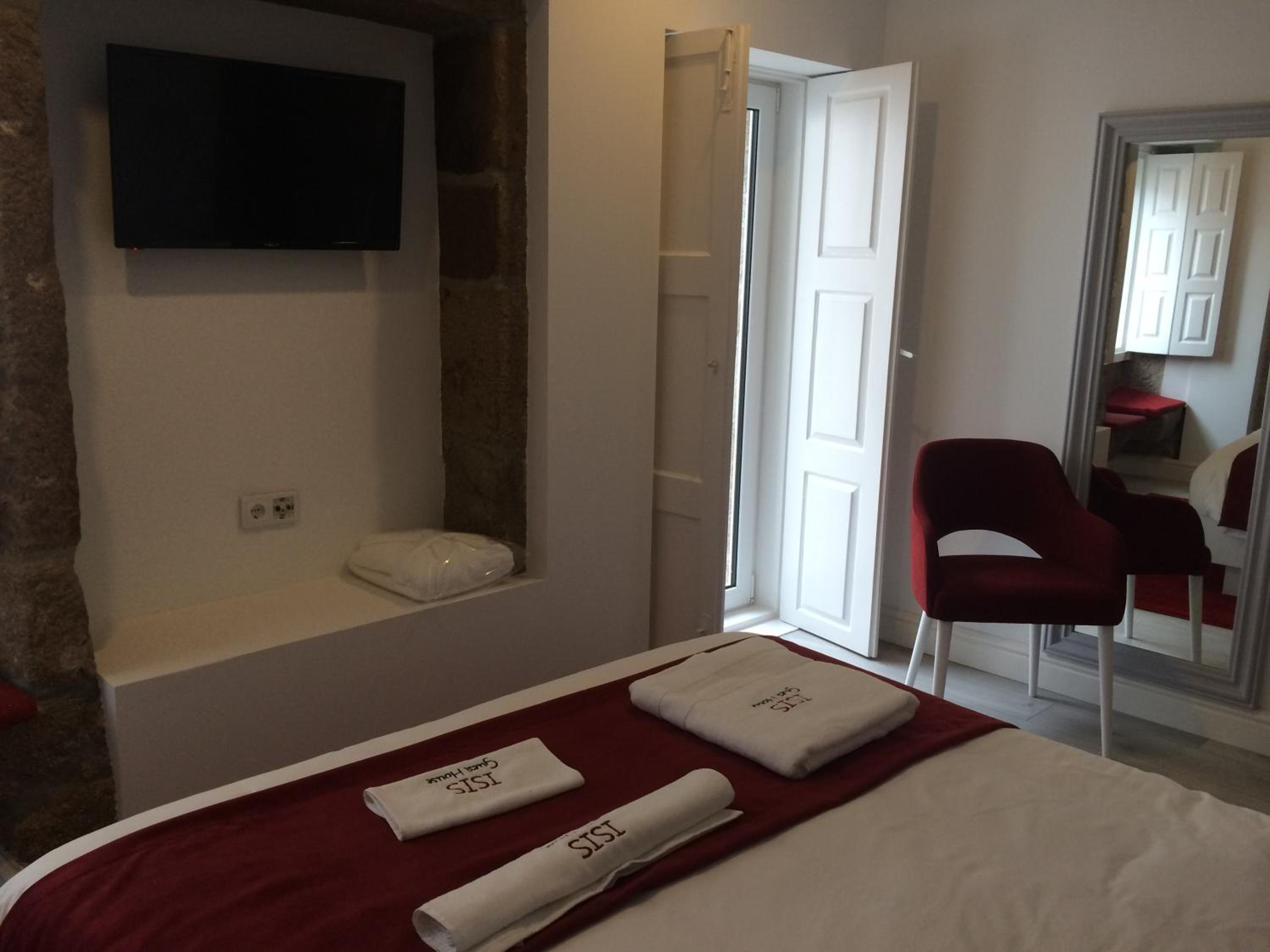 Quadruple Room with Private Bathroom photo 3