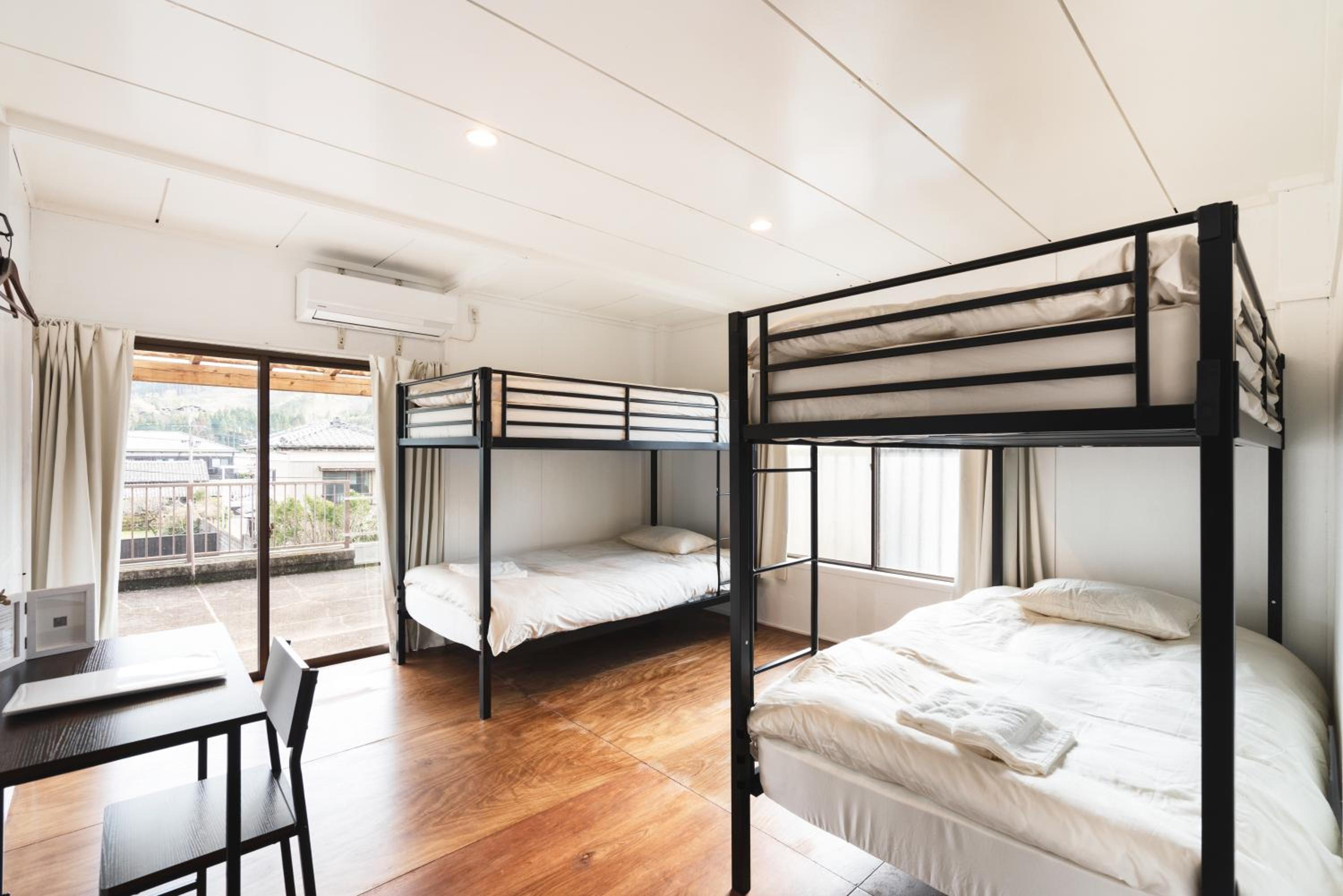 Quadruple Room with Shared Bathroom photo 1