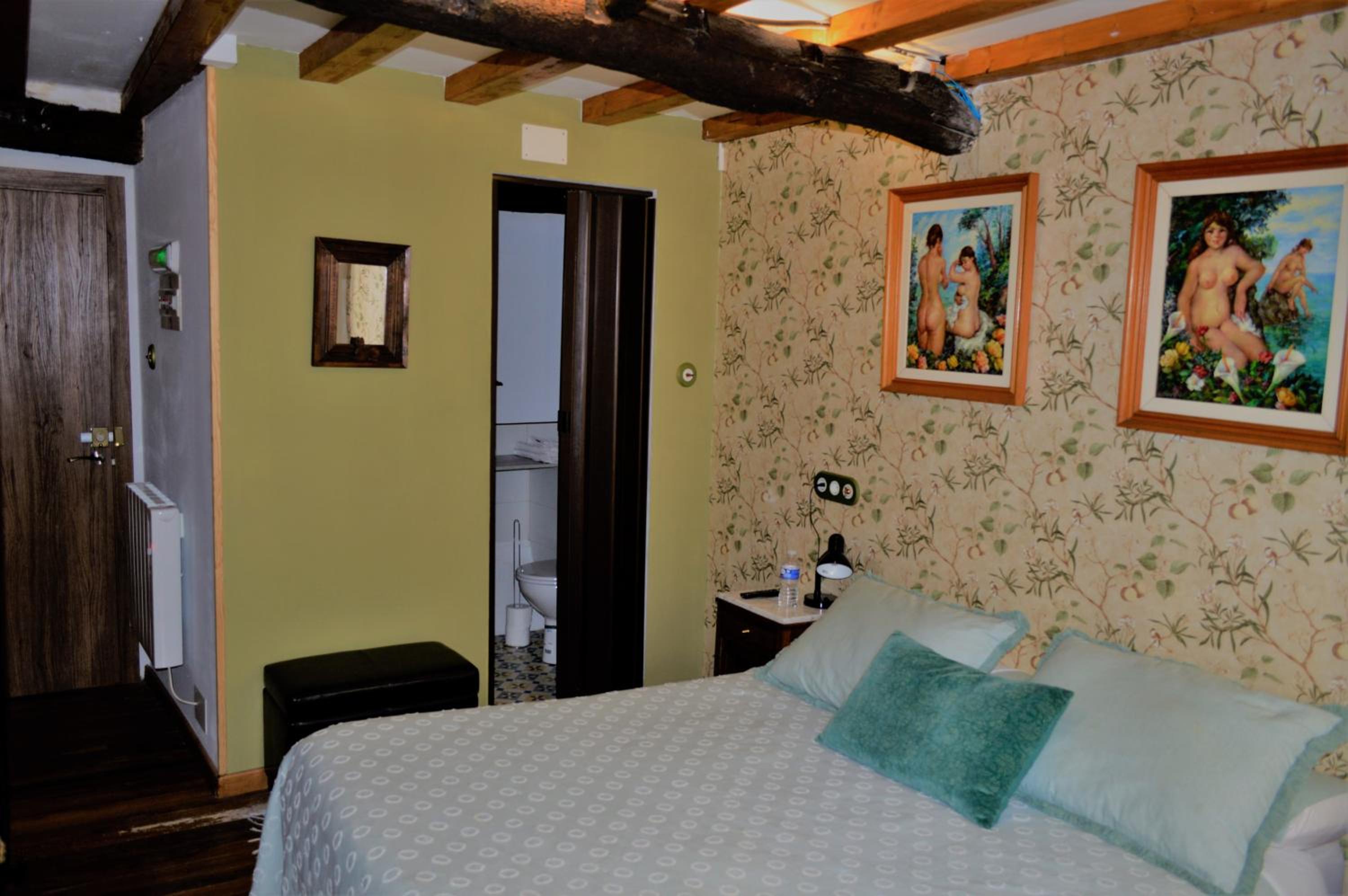 Habitación Estándar con Cama Queen