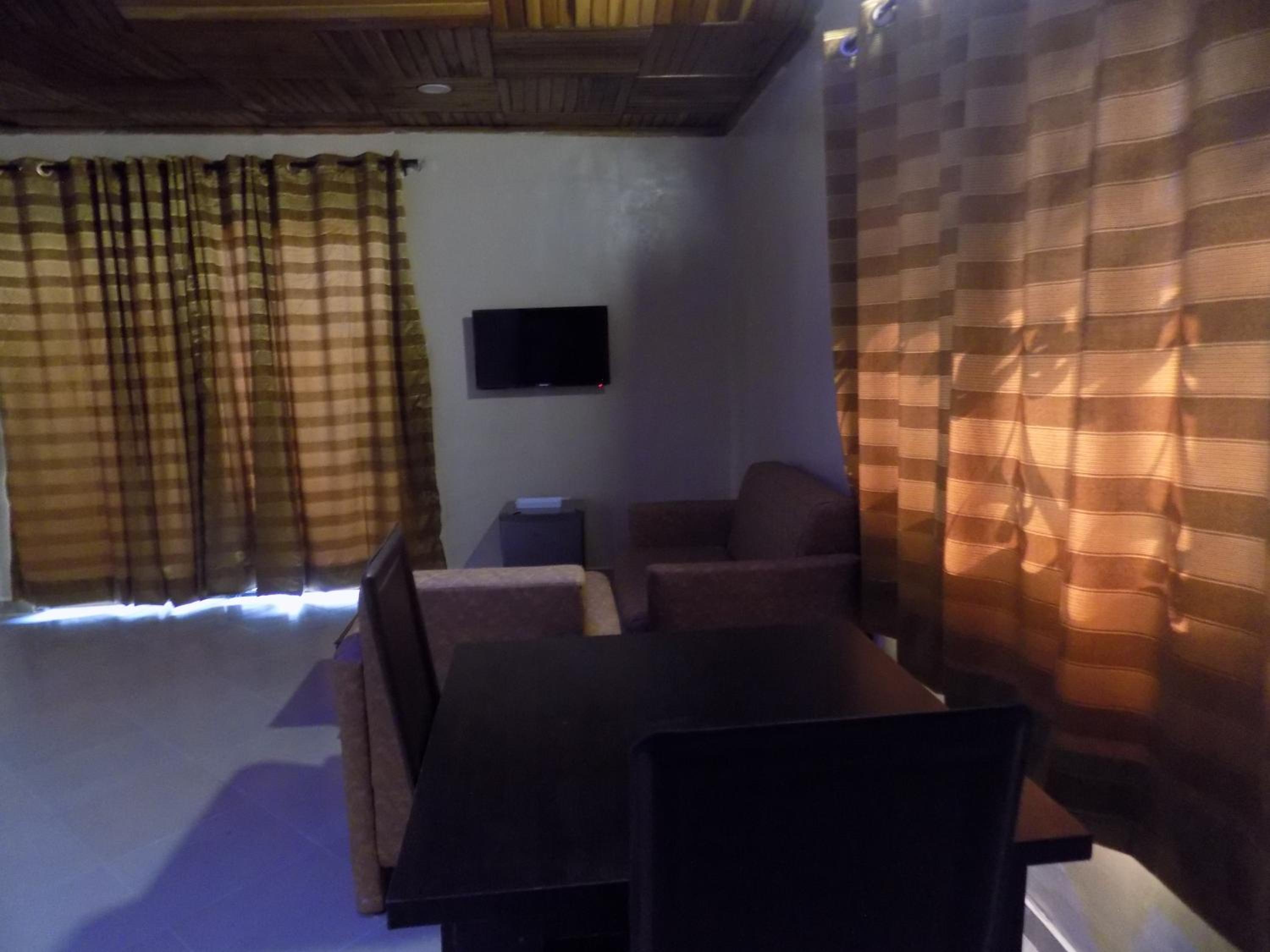 Superior King Suite - Photo 6