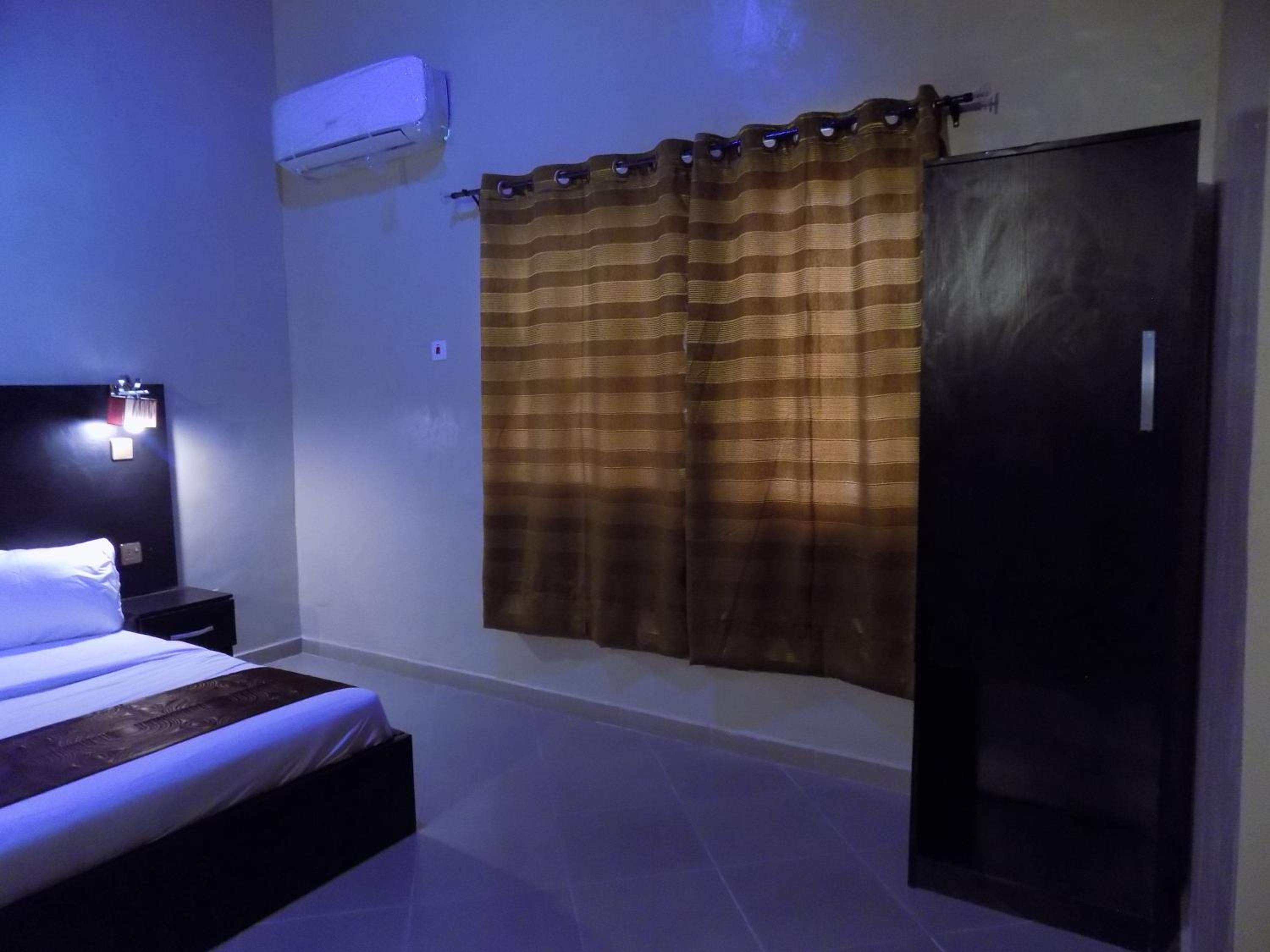 Superior King Suite - Photo 1