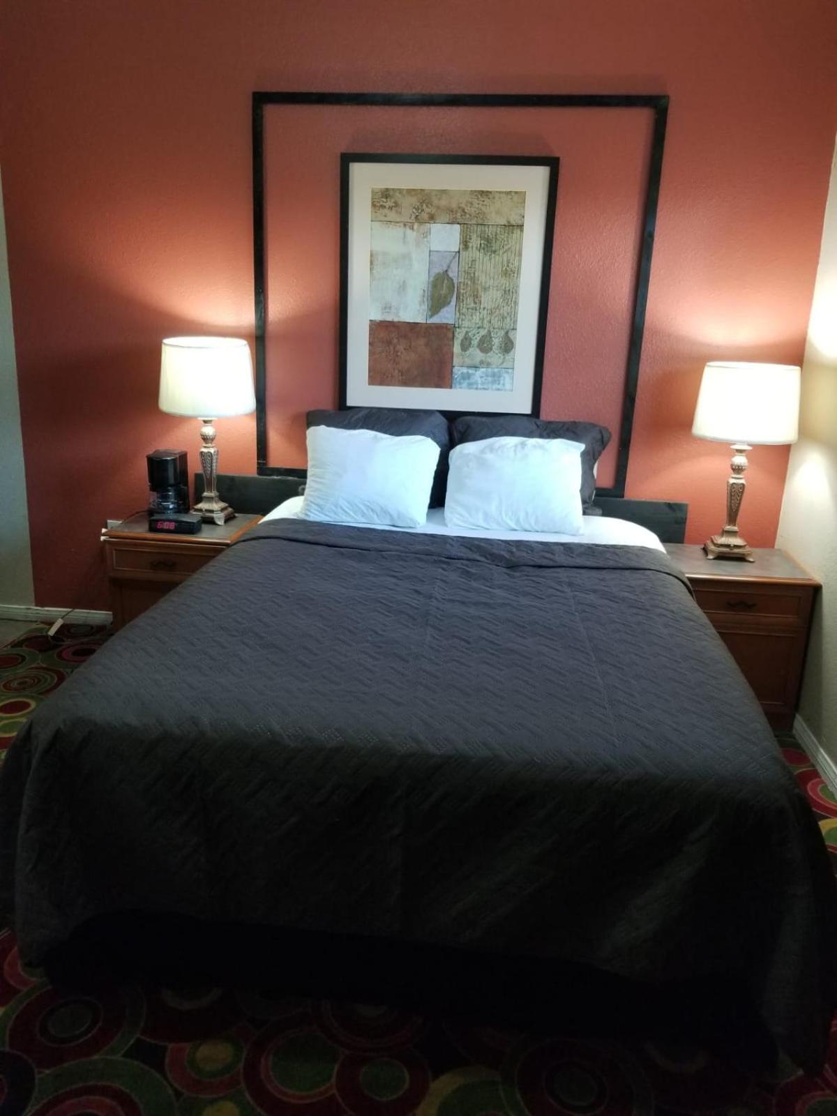 Standard Queen Room photo 1
