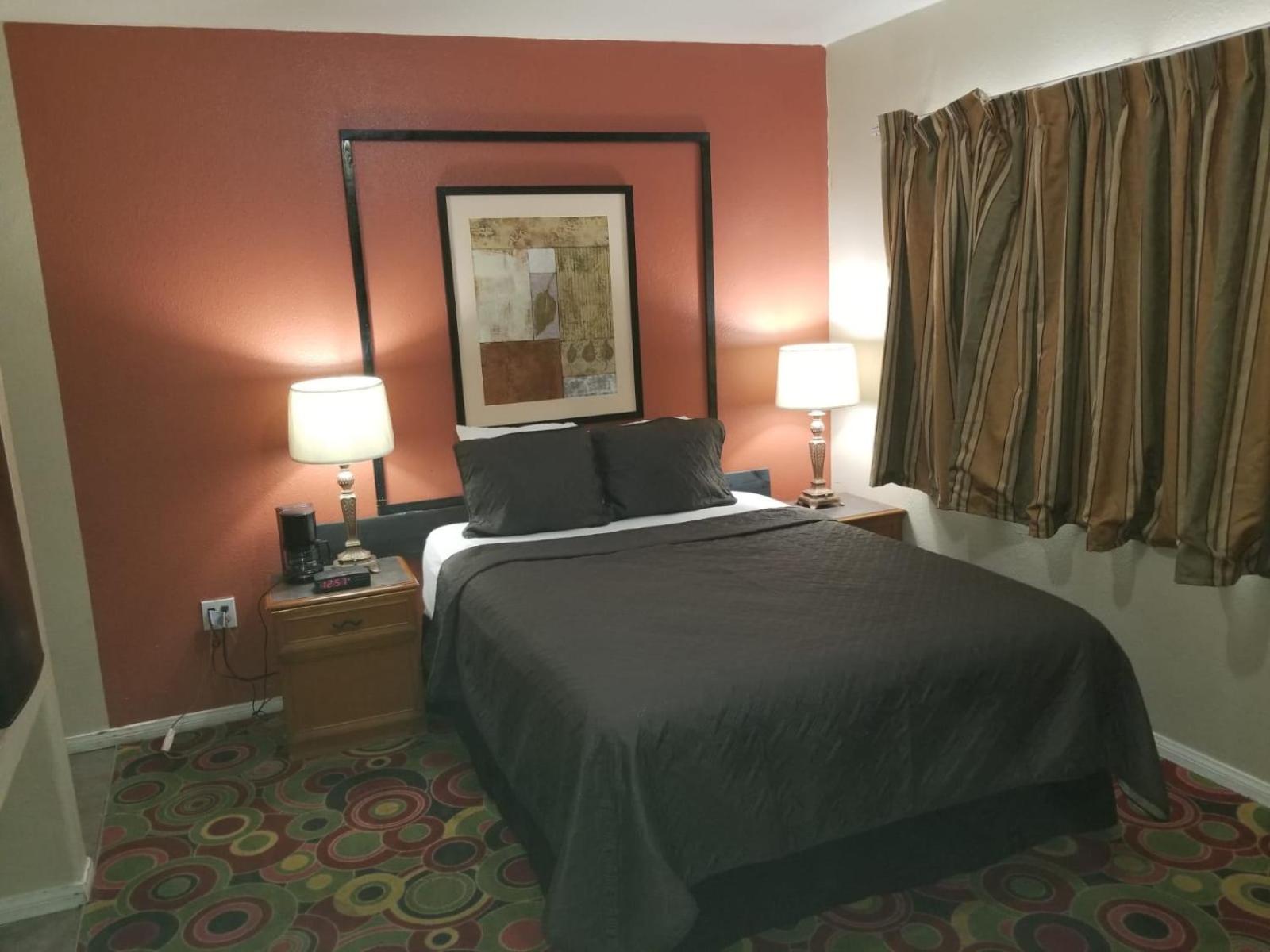 Standard Queen Room photo 3