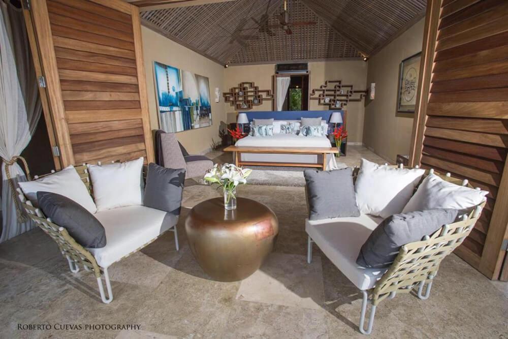 Villa - Beach Front