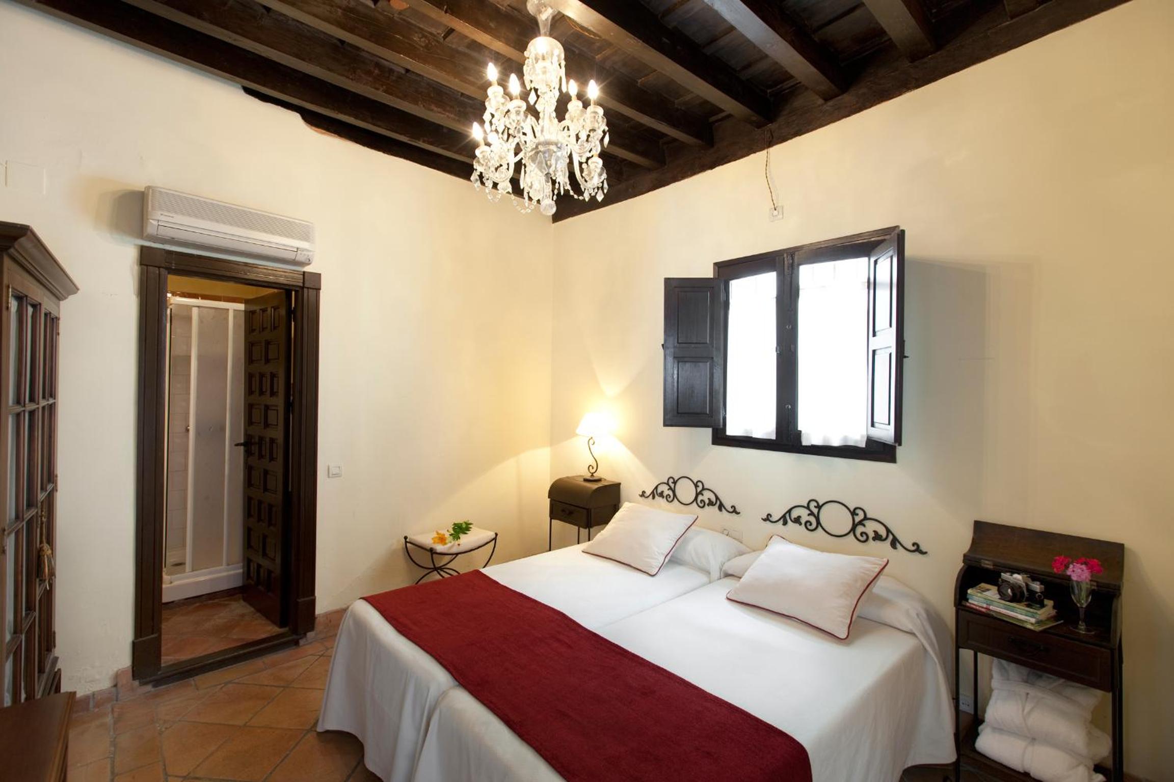 Standard Double or Twin Room - Photo 24