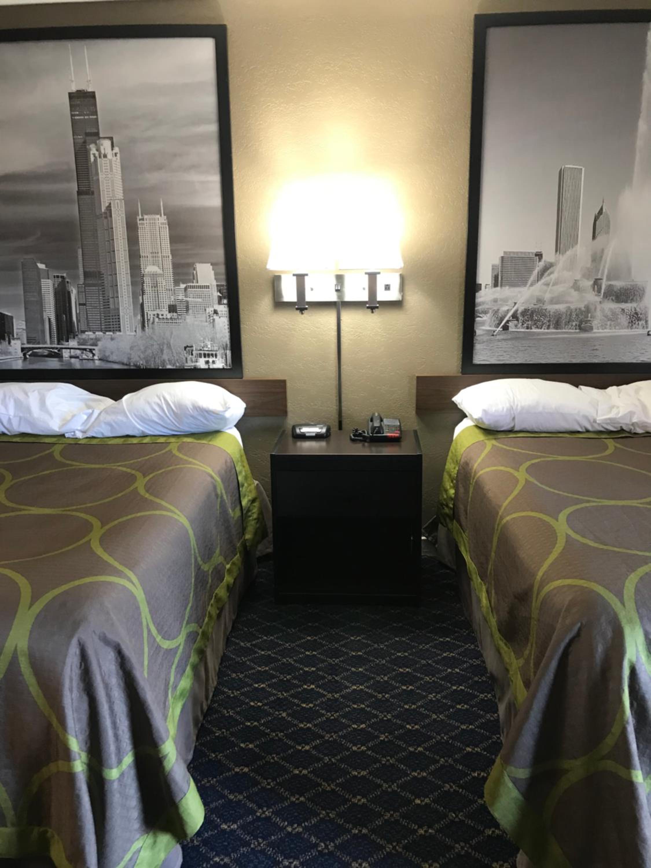 Deluxe Double Suite - Non-Smoking photo 2