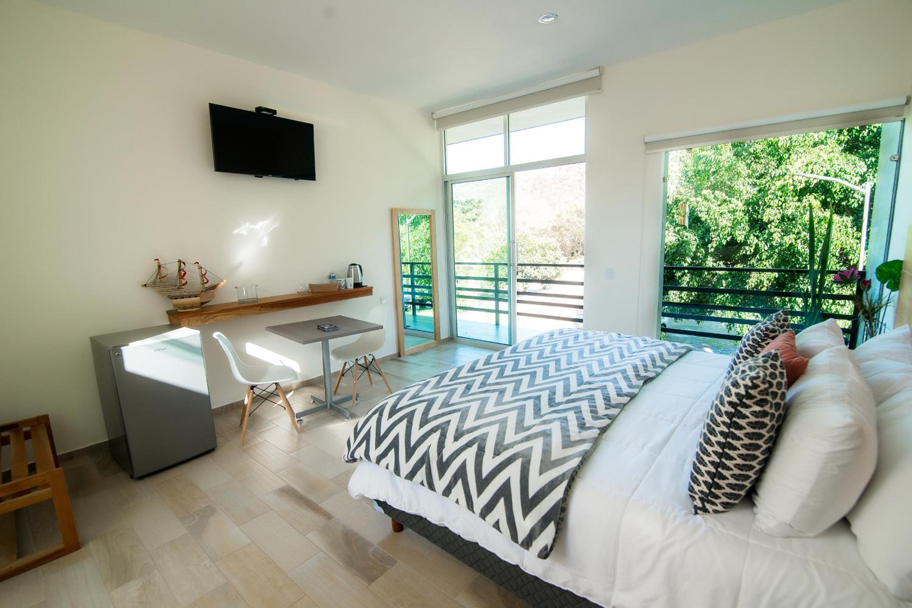Double Room - Photo 5