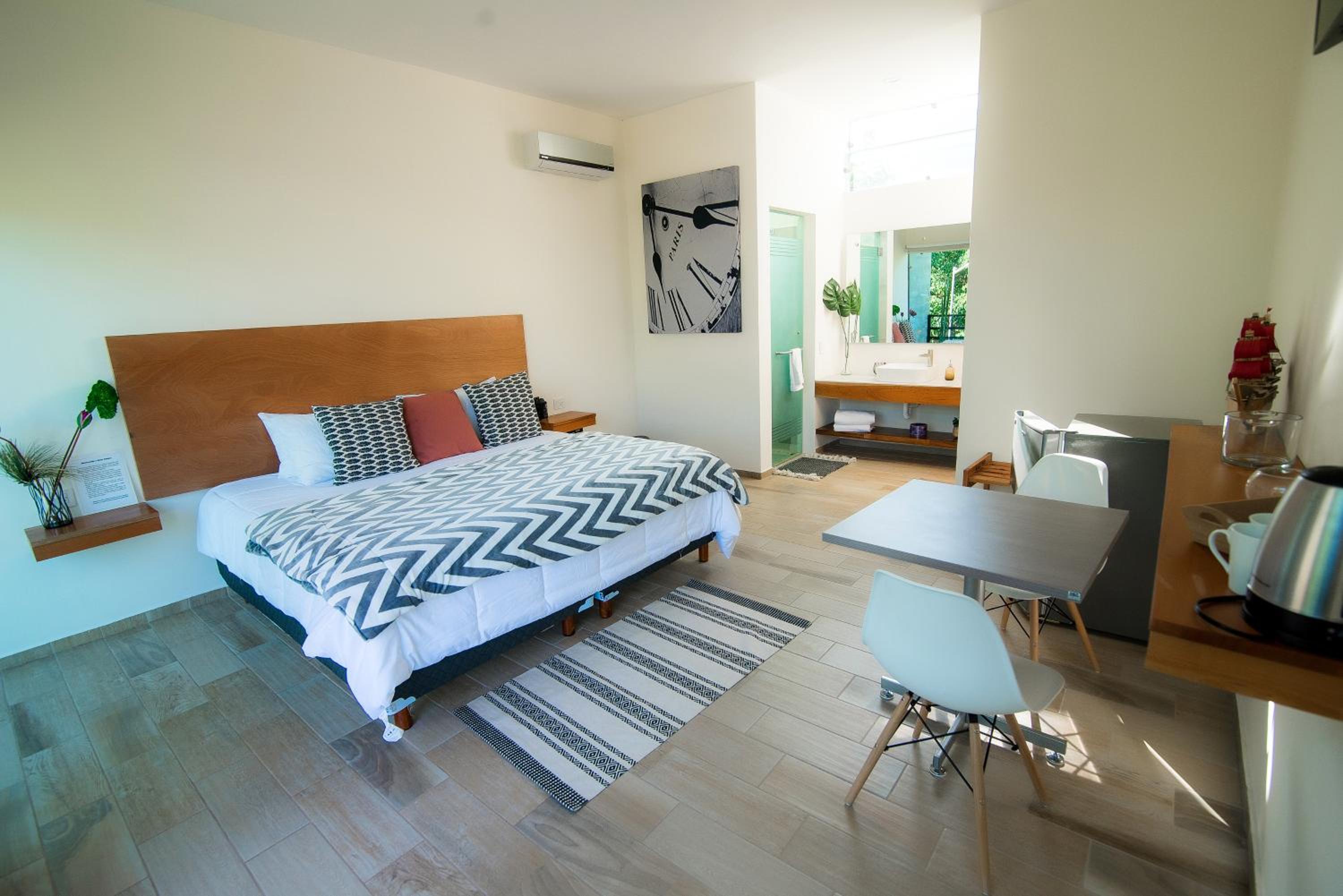 Double Room - Photo 7