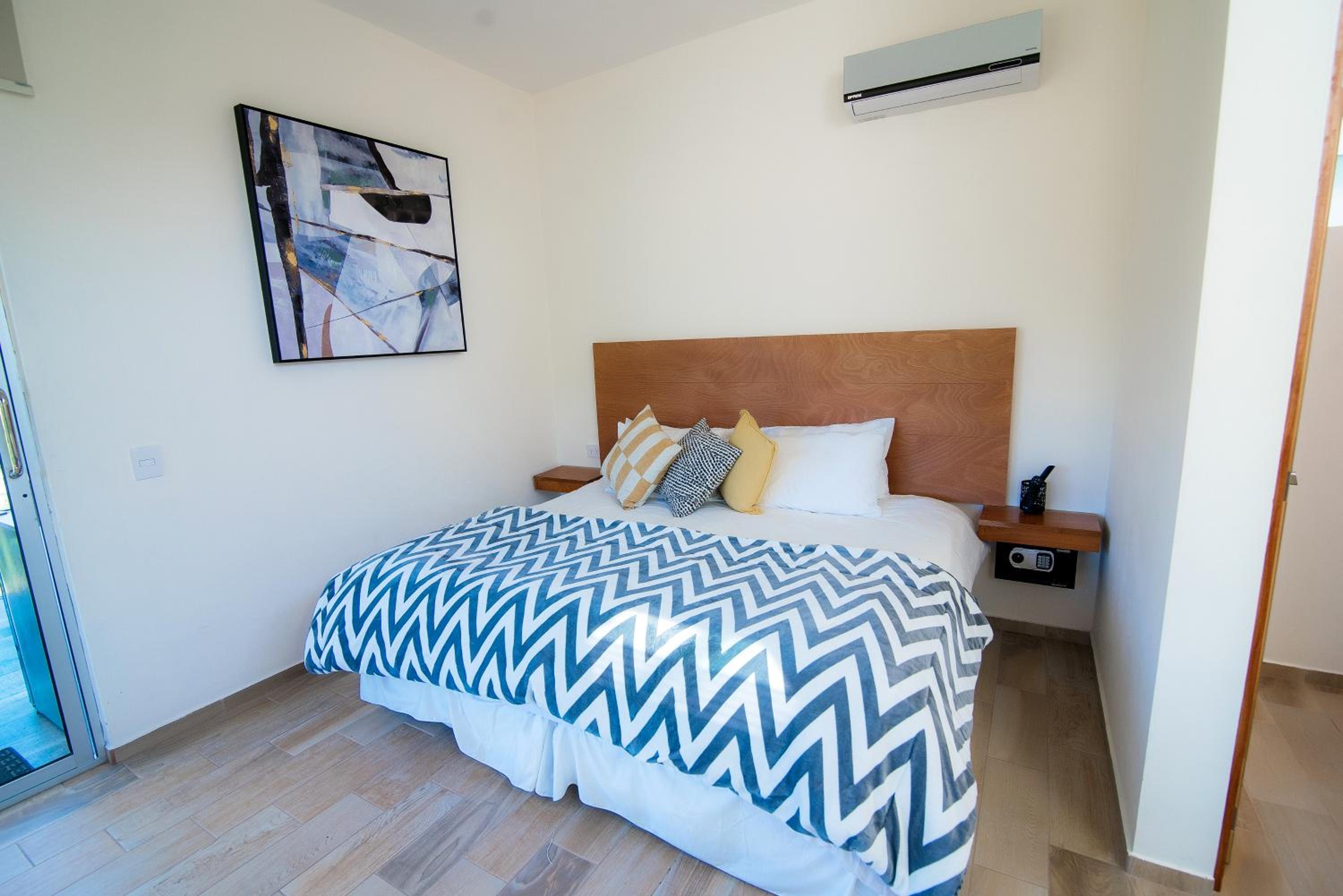 Double Room - Photo 4