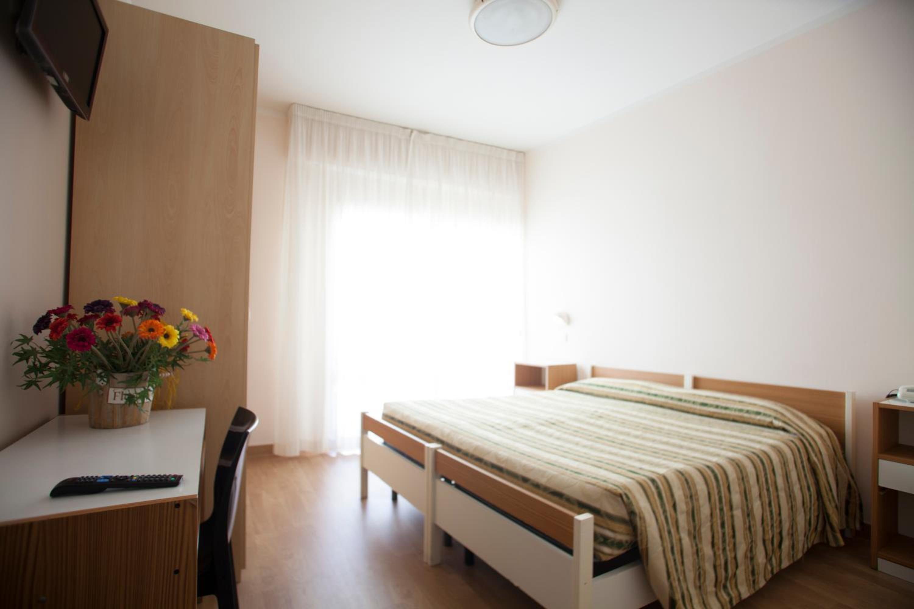 Double Room - Photo 11