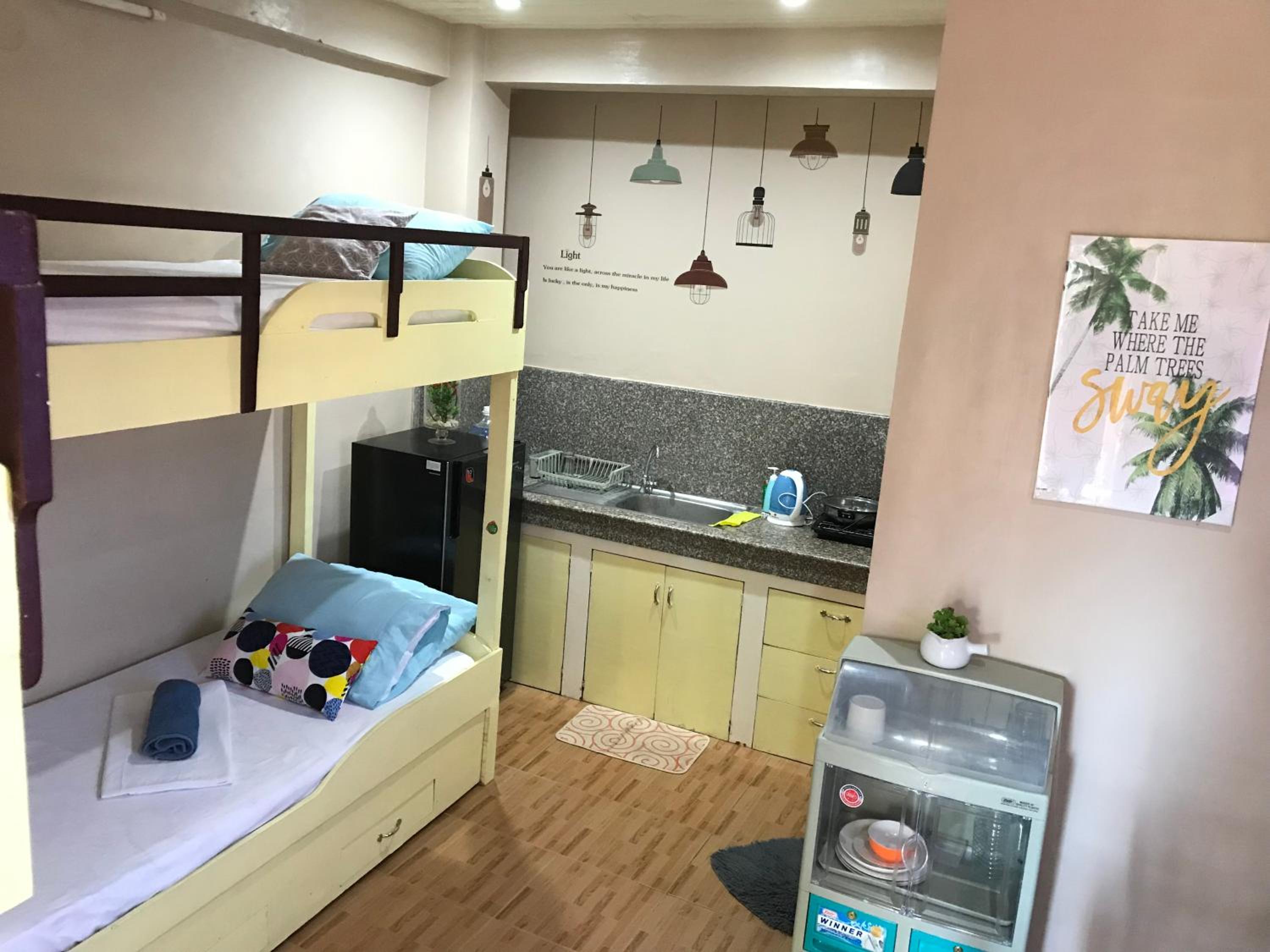 Apartment with Balcony - Photo 31