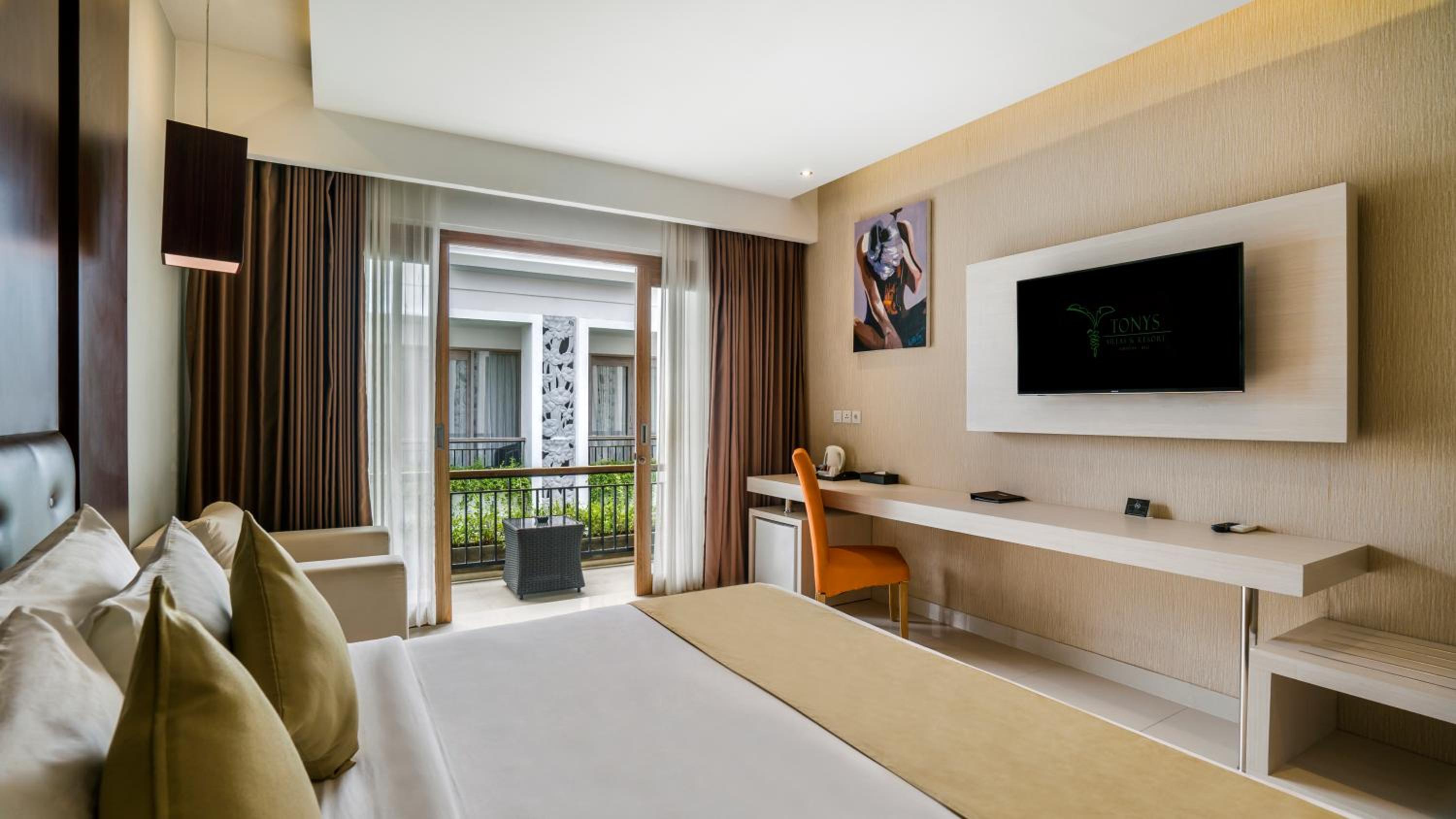 Deluxe Double or Twin Room with Pool View photo 1