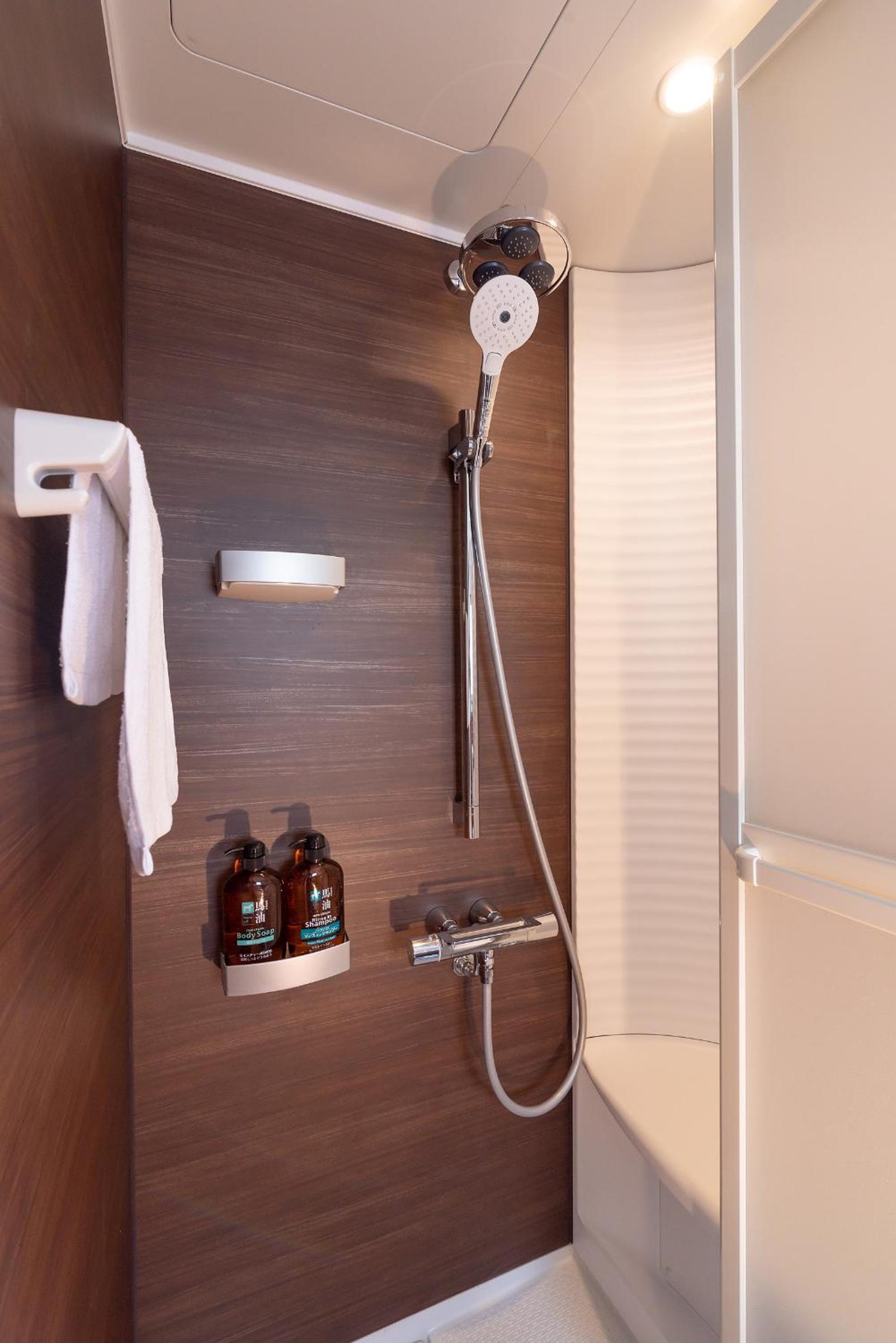 Deluxe Family Suite photo 3