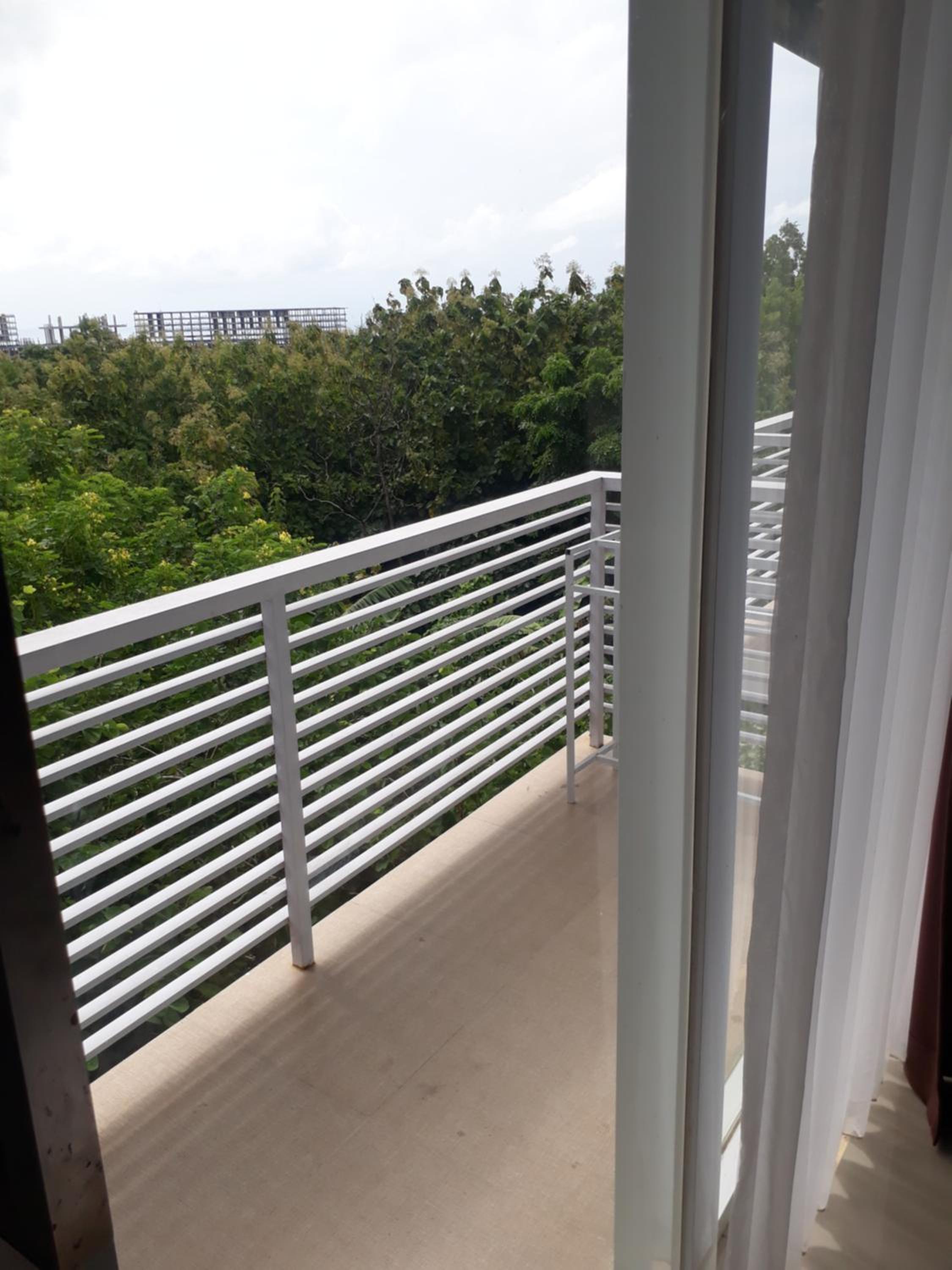 Double Room with Balcony - Photo 9