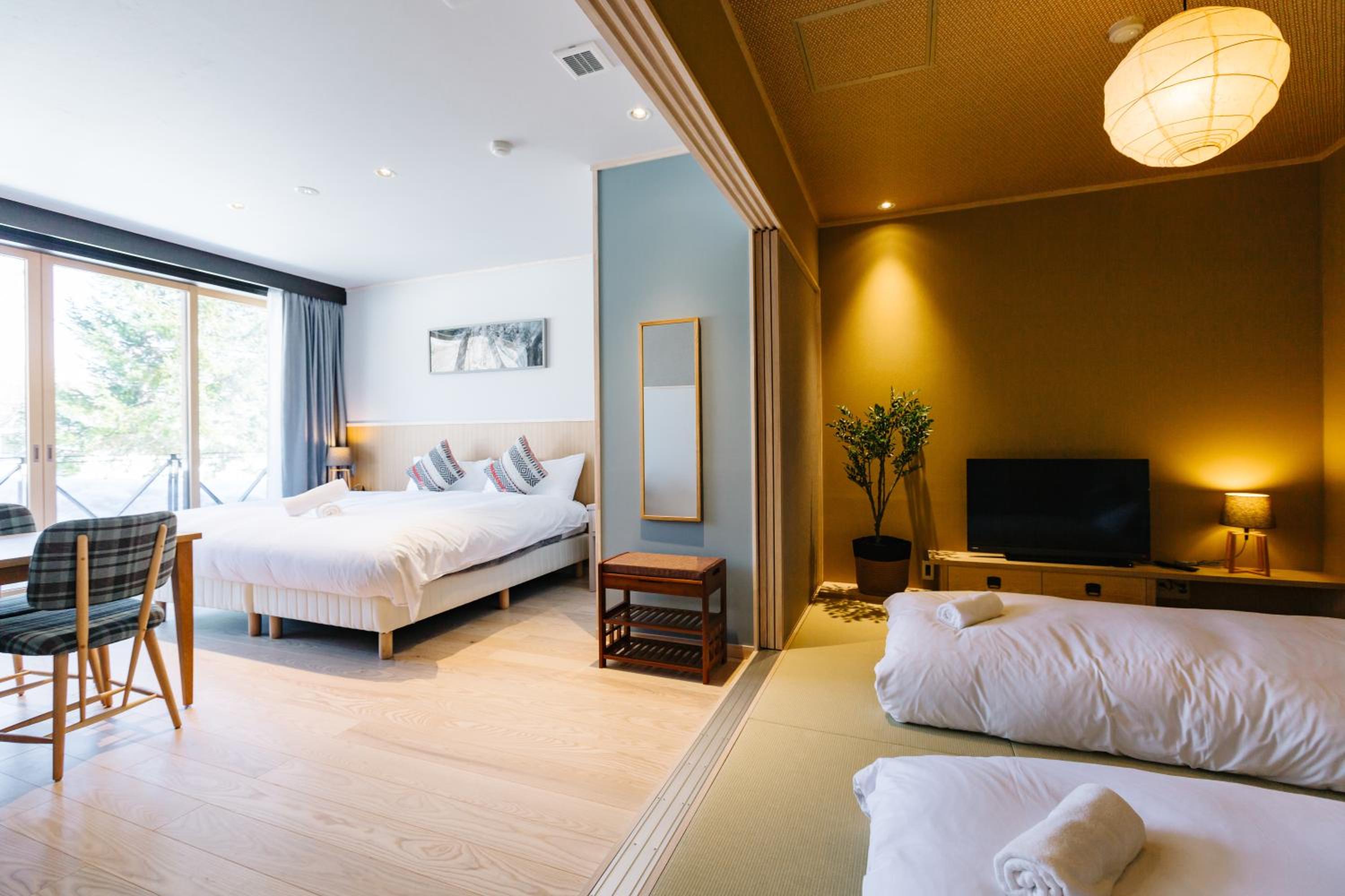 Studio Apartment - Photo 1